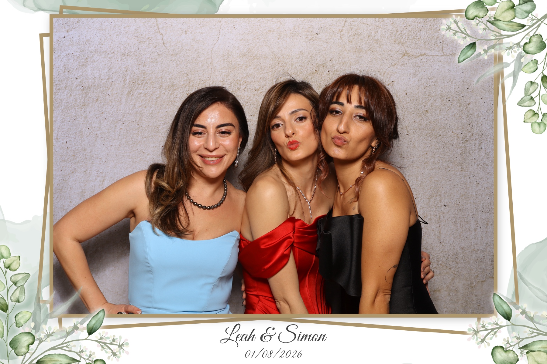 Leah & Simon  | View more photos from the event at gallery.myselfiemirror.ca/u/romanmyselfiemirrorca/Leah-Simon