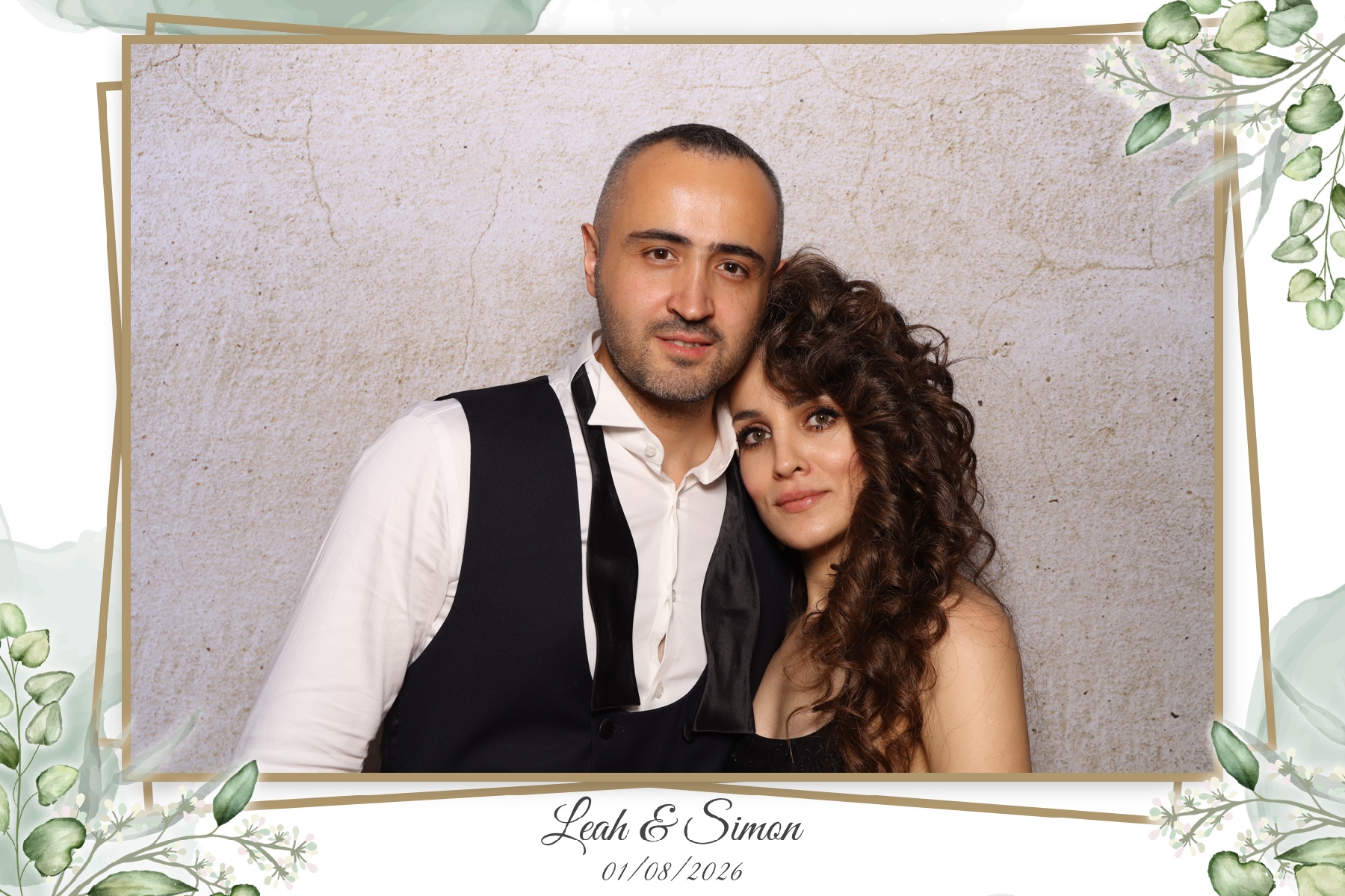 Leah & Simon  | View more photos from the event at gallery.myselfiemirror.ca/u/romanmyselfiemirrorca/Leah-Simon