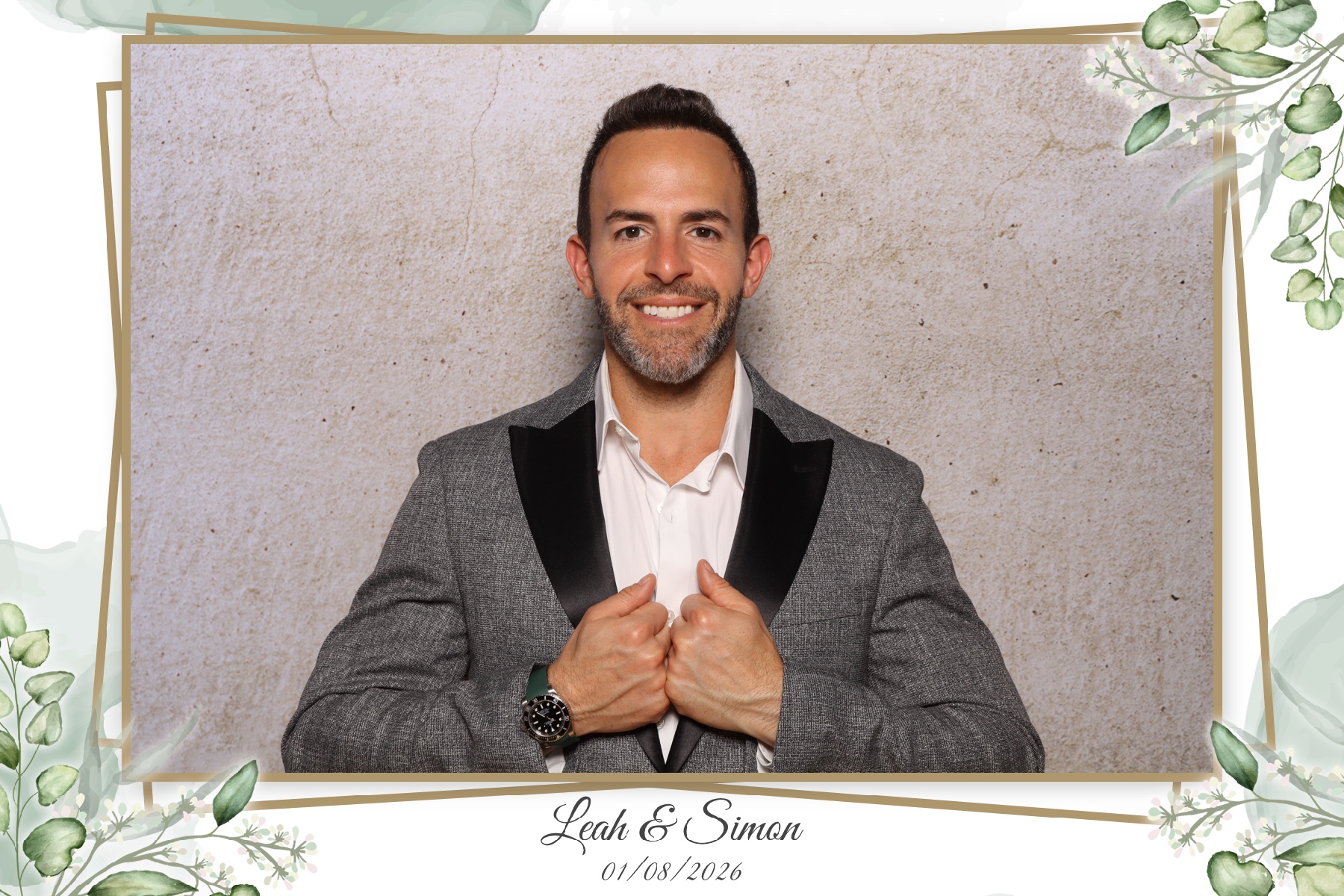 Leah & Simon  | View more photos from the event at gallery.myselfiemirror.ca/u/romanmyselfiemirrorca/Leah-Simon