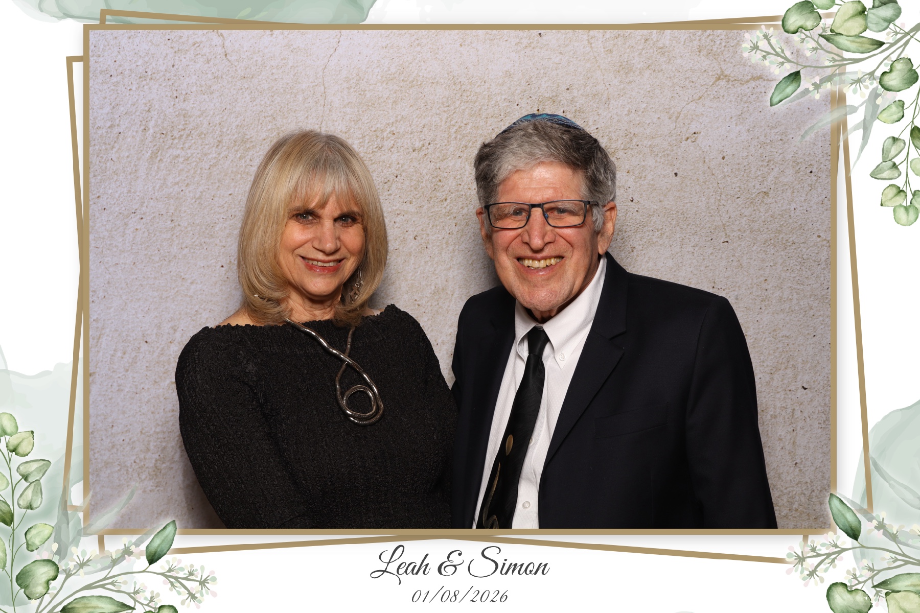 Leah & Simon  | View more photos from the event at gallery.myselfiemirror.ca/u/romanmyselfiemirrorca/Leah-Simon