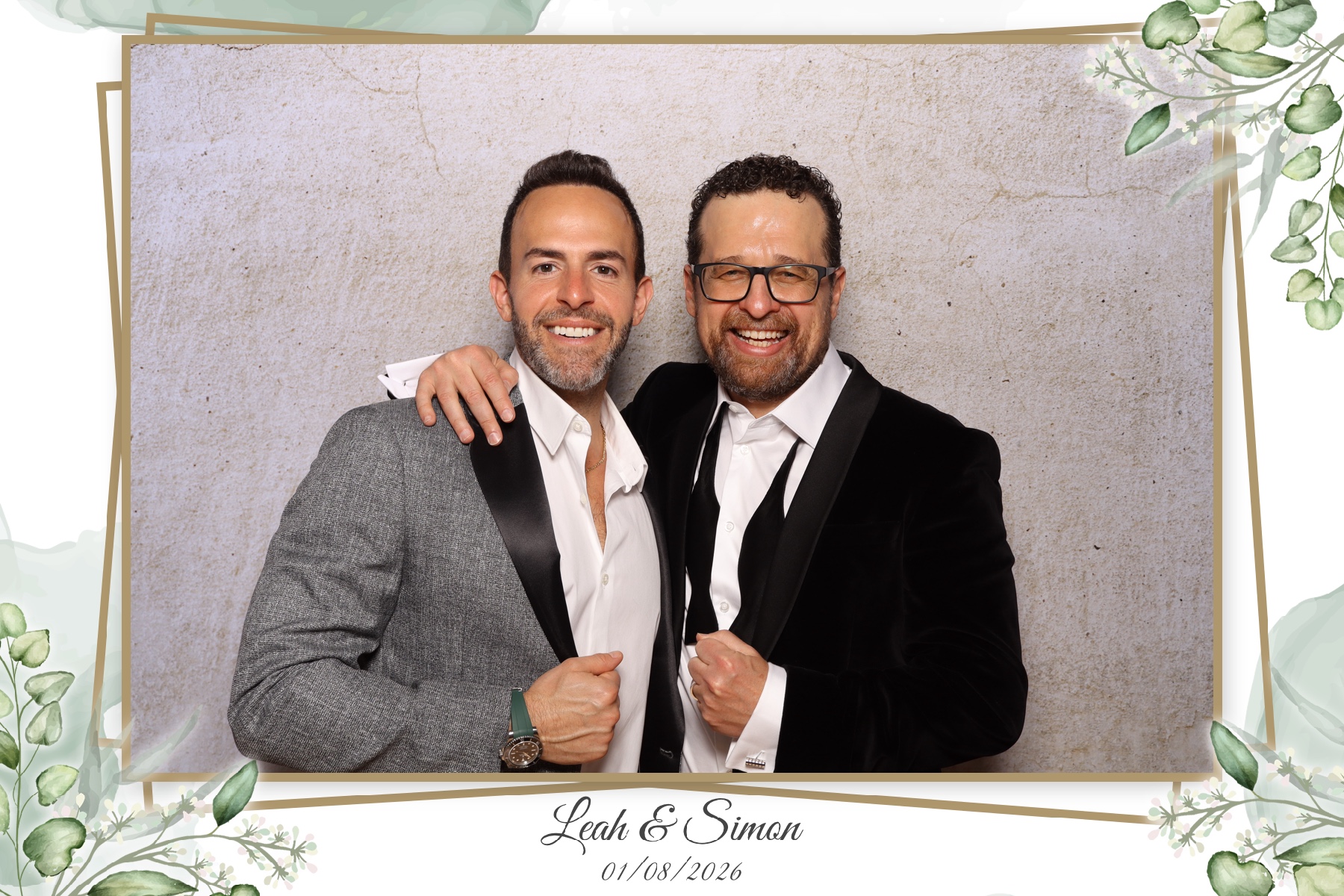 Leah & Simon  | View more photos from the event at gallery.myselfiemirror.ca/u/romanmyselfiemirrorca/Leah-Simon