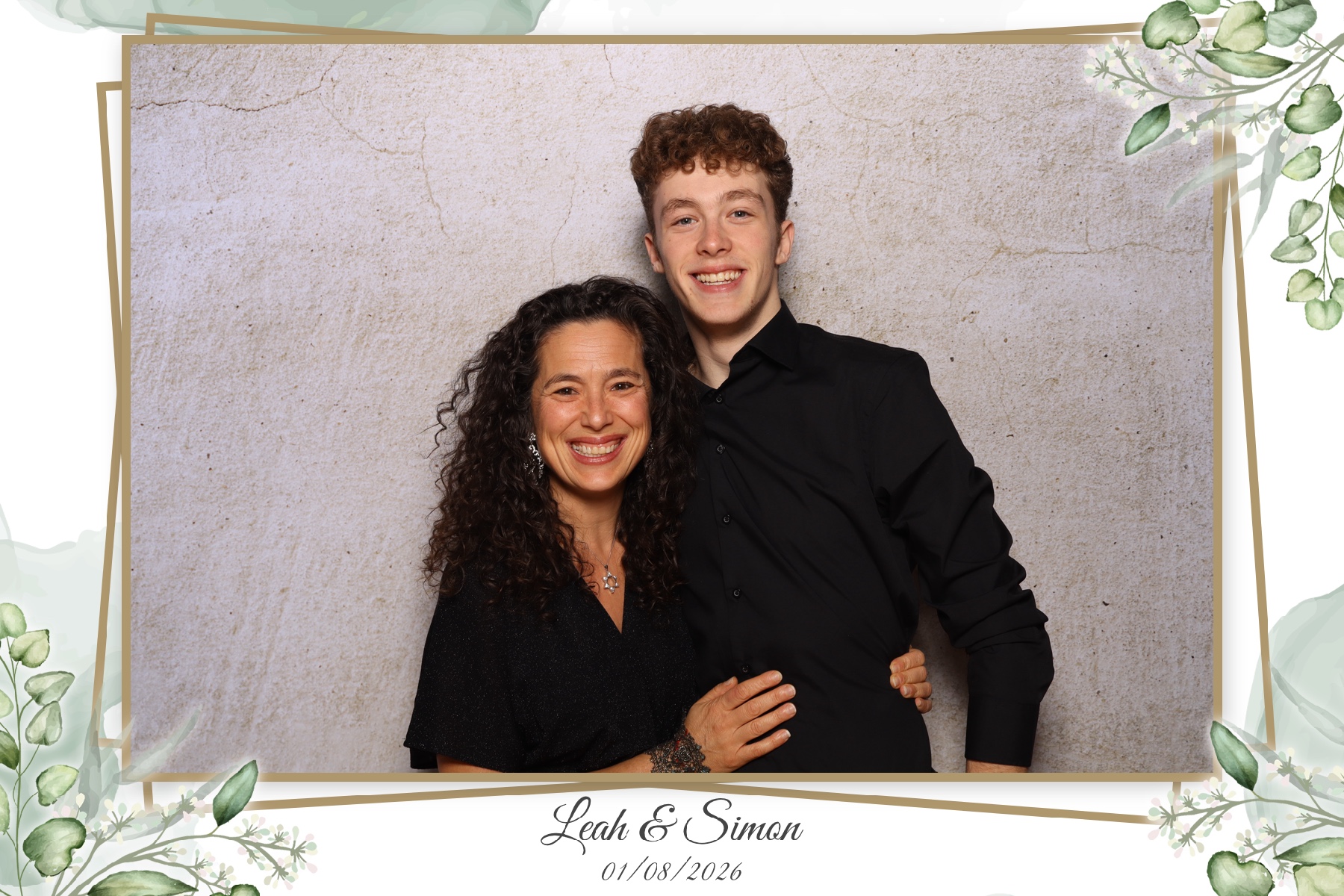 Leah & Simon  | View more photos from the event at gallery.myselfiemirror.ca/u/romanmyselfiemirrorca/Leah-Simon