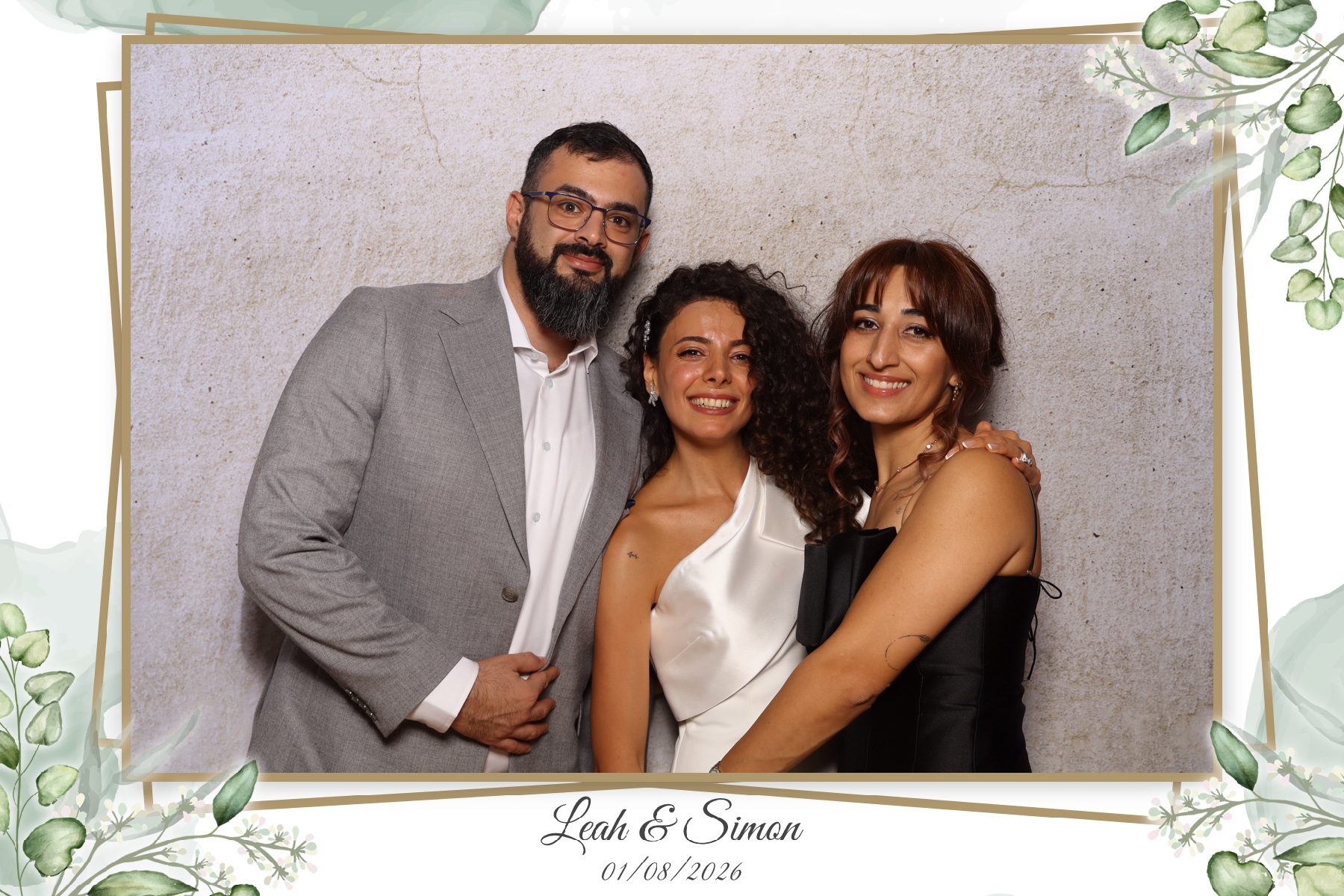 Leah & Simon  | View more photos from the event at gallery.myselfiemirror.ca/u/romanmyselfiemirrorca/Leah-Simon