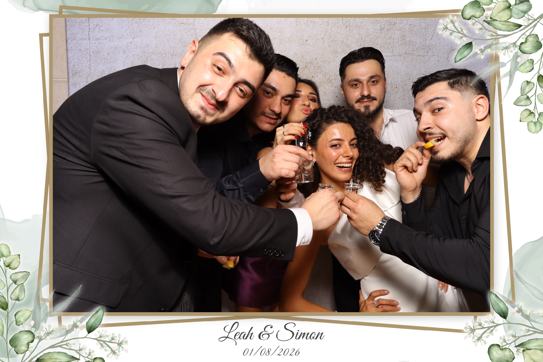 Leah & Simon  | View more photos from the event at gallery.myselfiemirror.ca/u/romanmyselfiemirrorca/Leah-Simon