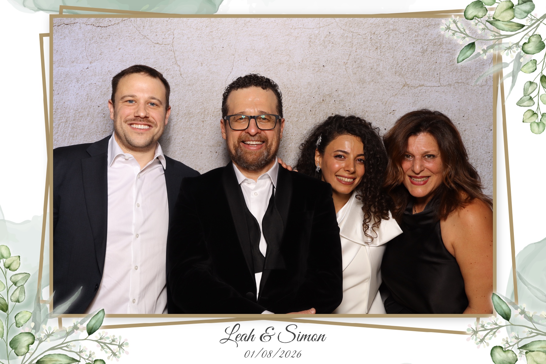 Leah & Simon  | View more photos from the event at gallery.myselfiemirror.ca/u/romanmyselfiemirrorca/Leah-Simon