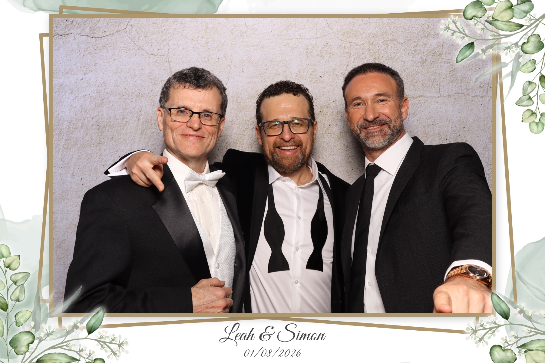 Leah & Simon  | View more photos from the event at gallery.myselfiemirror.ca/u/romanmyselfiemirrorca/Leah-Simon