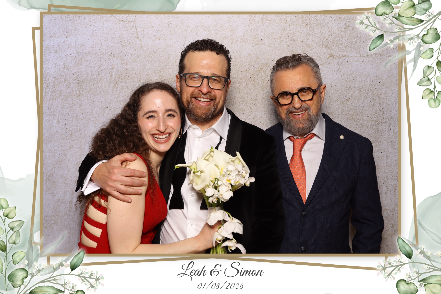 Leah & Simon  | View more photos from the event at gallery.myselfiemirror.ca/u/romanmyselfiemirrorca/Leah-Simon