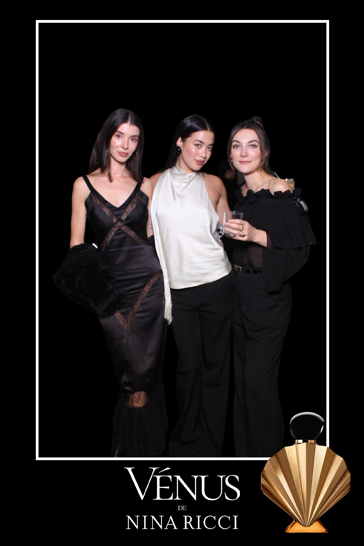 Venus de Nina Ricci  | View more photos from the event at gallery.myselfiemirror.ca/u/romanmyselfiemirrorca/Venus-de-Nina-Ricci