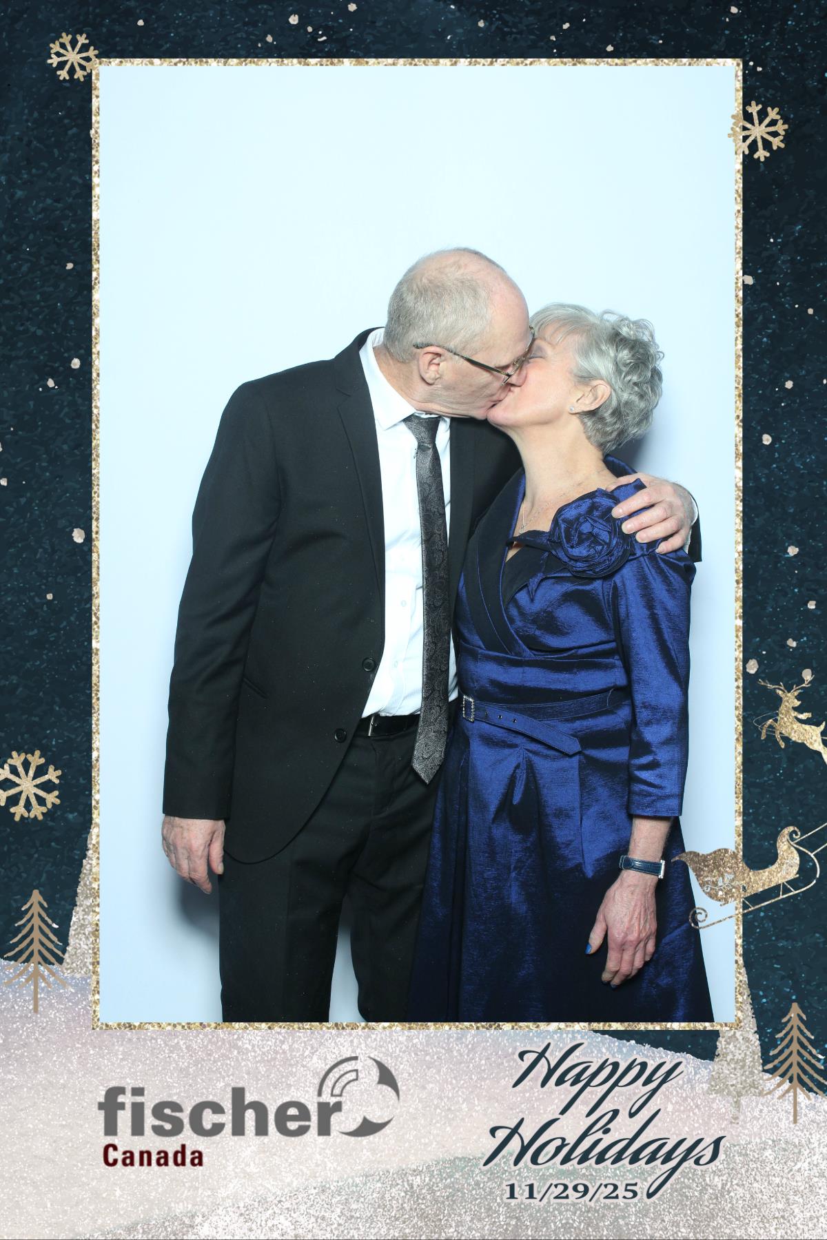 fischer Canada Holiday Party | View more photos from the event at gallery.myselfiemirror.ca/u/romanmyselfiemirrorca/fischer-Canada-Holiday-Party-0