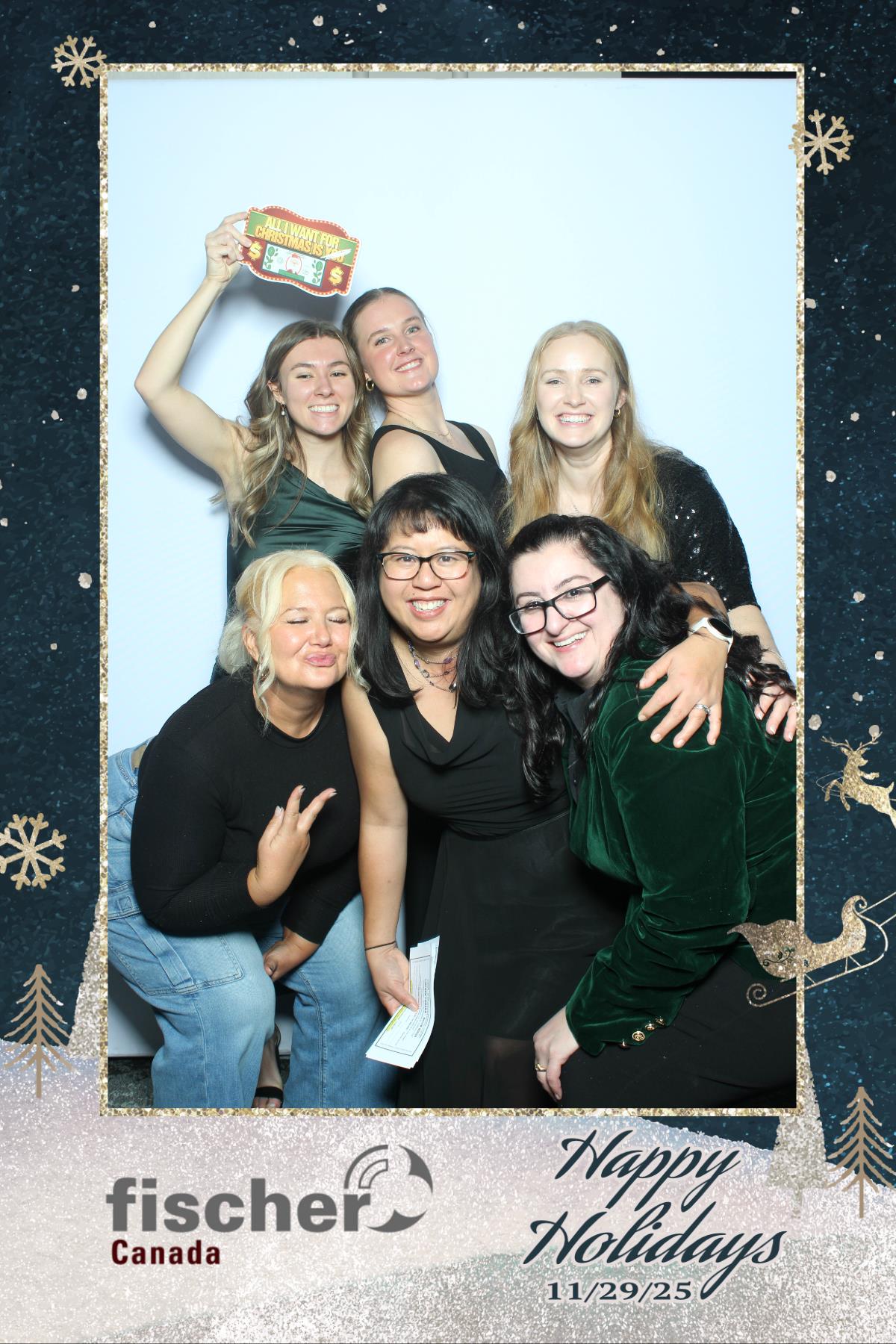 fischer Canada Holiday Party | View more photos from the event at gallery.myselfiemirror.ca/u/romanmyselfiemirrorca/fischer-Canada-Holiday-Party-0