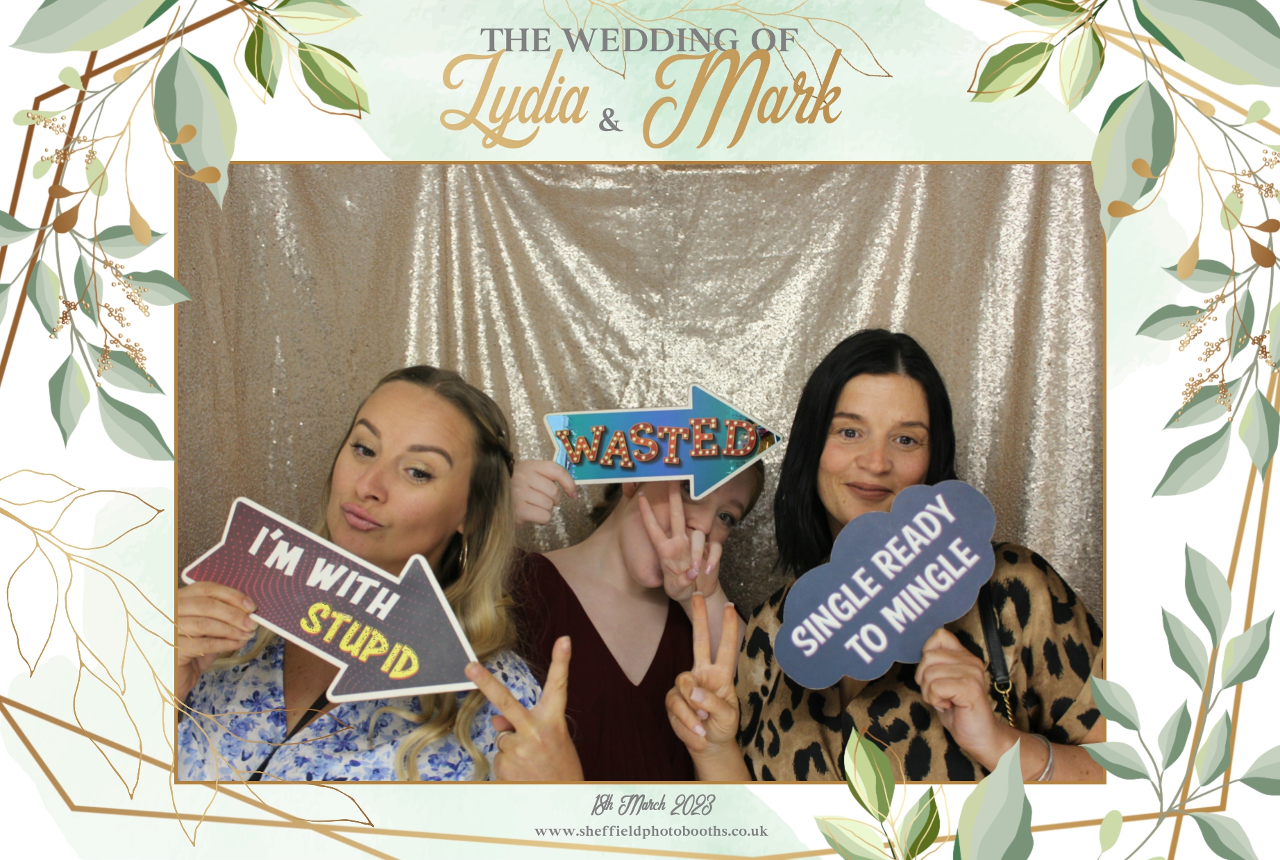 Lydia & Mark's Wedding | View more photos from the event at gallery.4frontevents.co.uk/u/sheffieldphotobooths/Lydia-Marks-Wedding