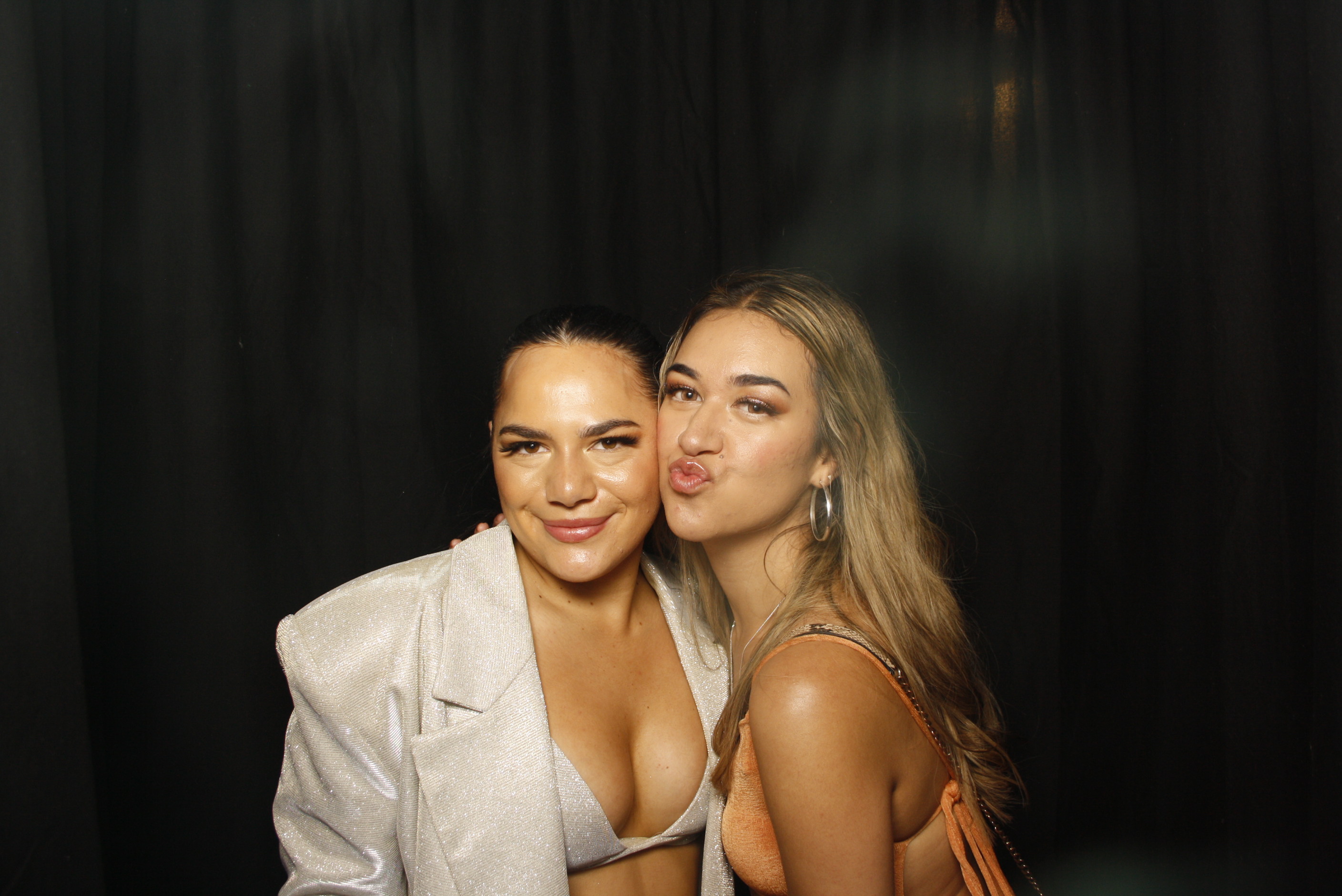 A Christmas (21st) Party 2022 | View more photos from the event at wgtngallery.classicphotobooths.co.nz/u/wgtncpbgallery/A-Christmas-21st-Party-2022