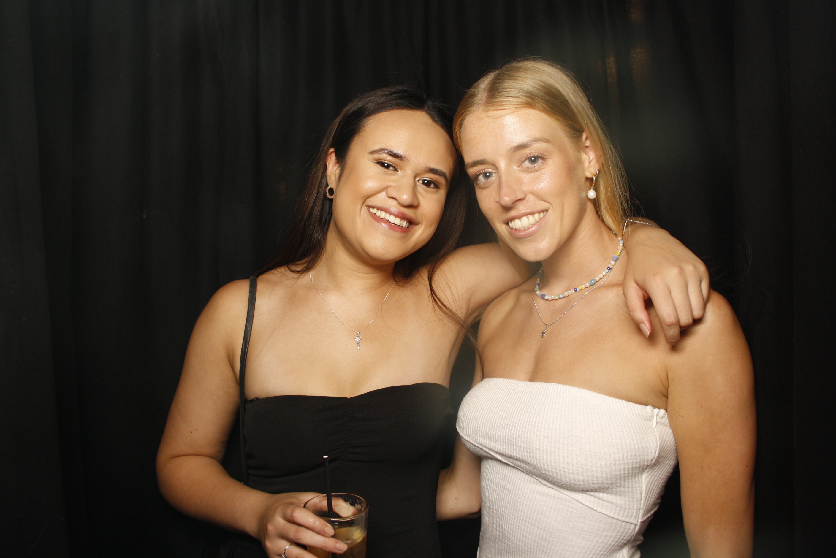 A Christmas (21st) Party 2022 | View more photos from the event at wgtngallery.classicphotobooths.co.nz/u/wgtncpbgallery/A-Christmas-21st-Party-2022