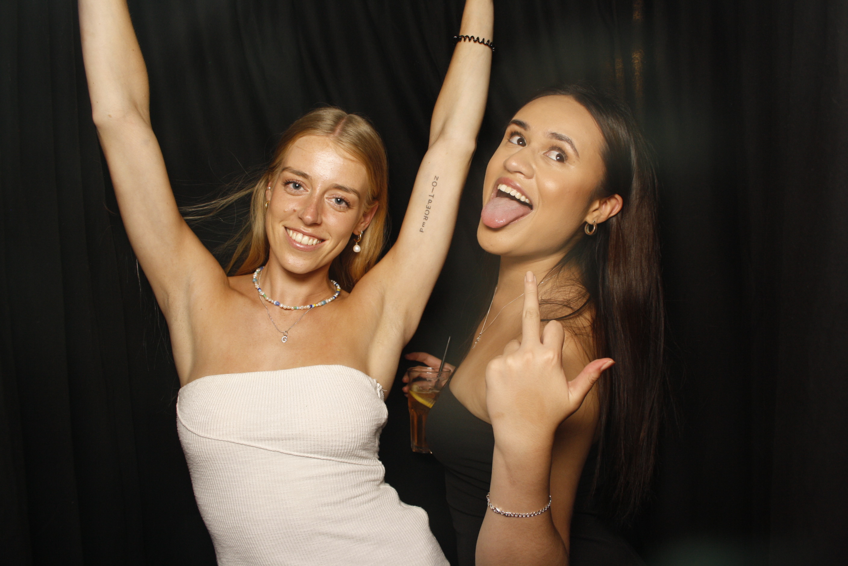 A Christmas (21st) Party 2022 | View more photos from the event at wgtngallery.classicphotobooths.co.nz/u/wgtncpbgallery/A-Christmas-21st-Party-2022