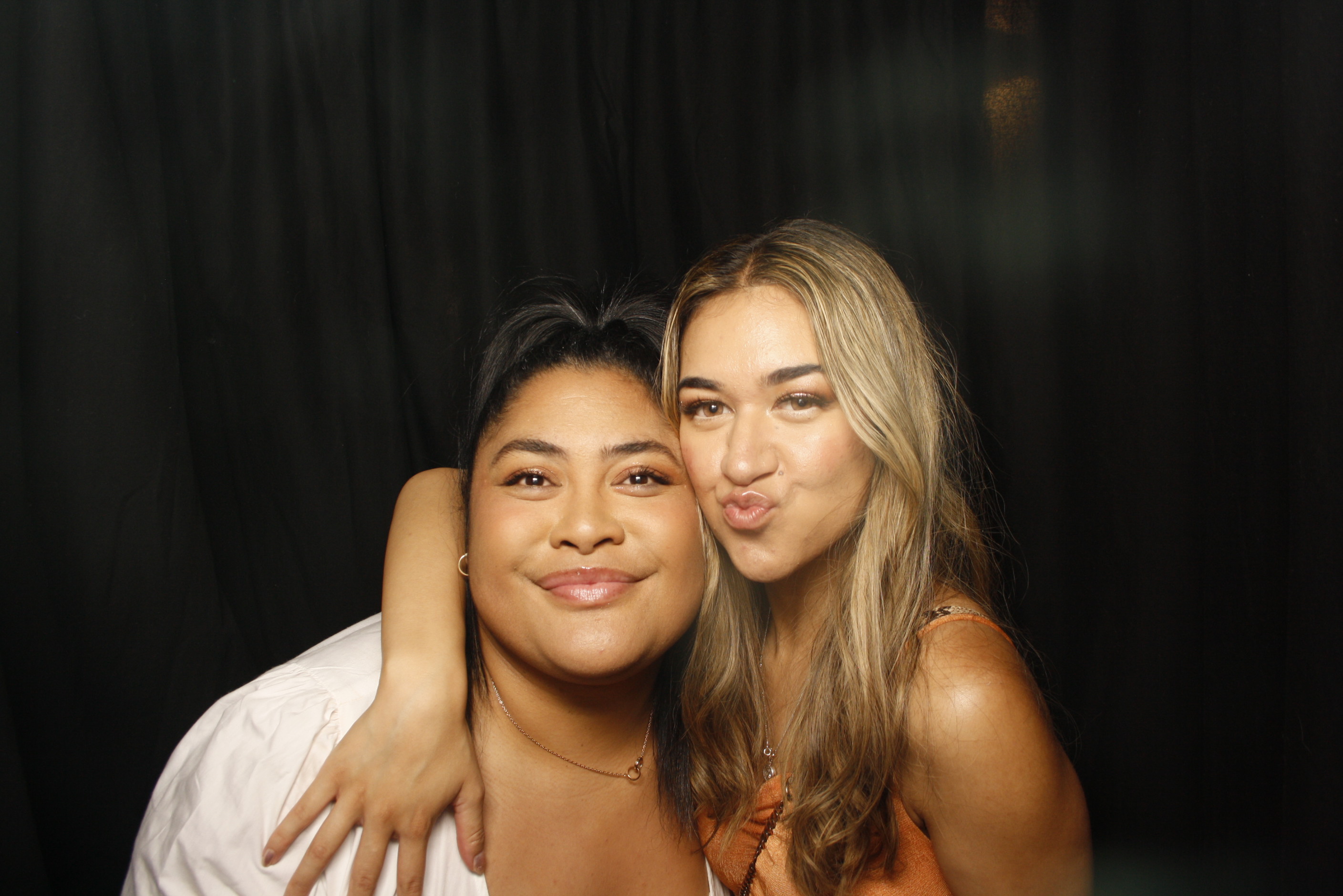 A Christmas (21st) Party 2022 | View more photos from the event at wgtngallery.classicphotobooths.co.nz/u/wgtncpbgallery/A-Christmas-21st-Party-2022