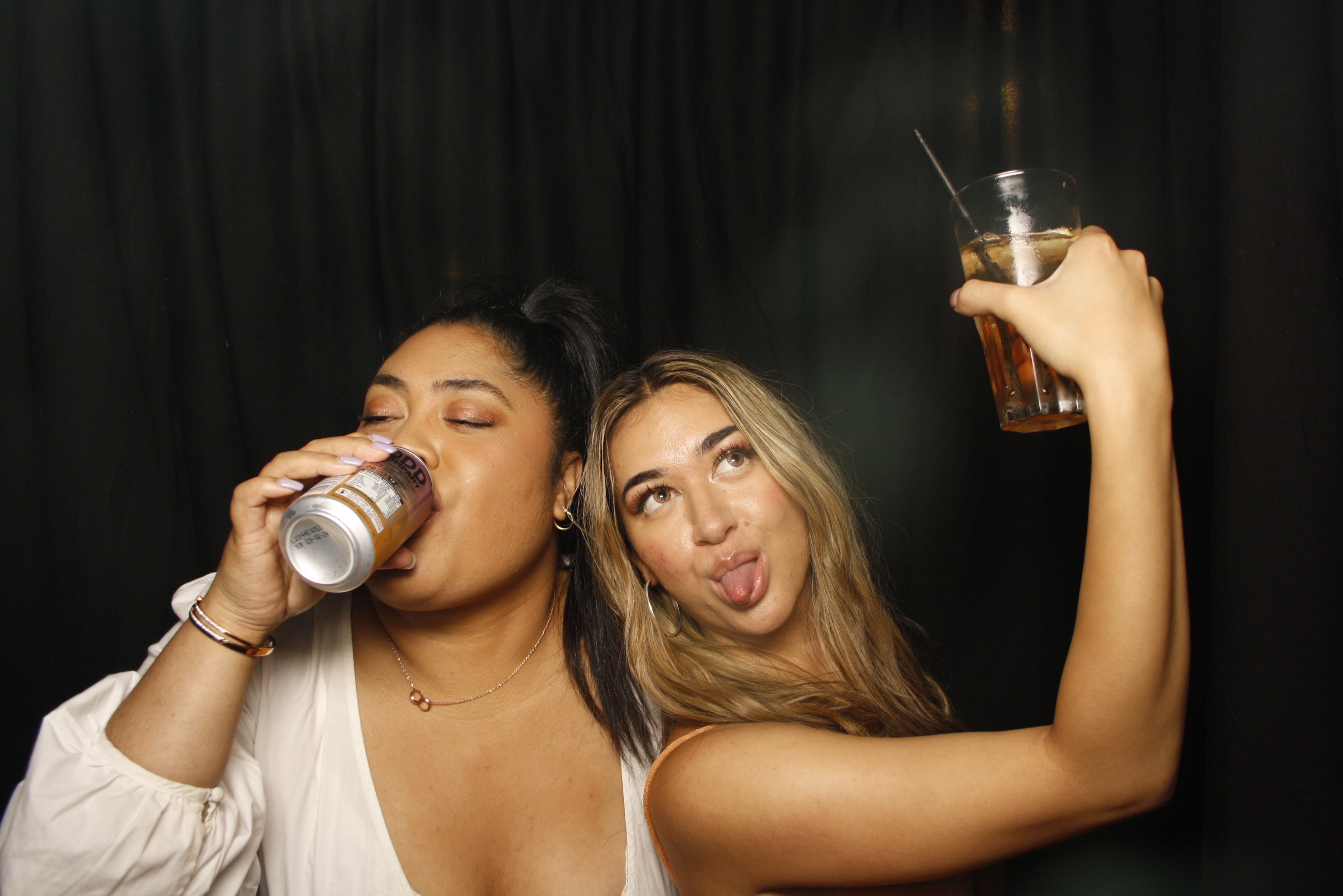 A Christmas (21st) Party 2022 | View more photos from the event at wgtngallery.classicphotobooths.co.nz/u/wgtncpbgallery/A-Christmas-21st-Party-2022