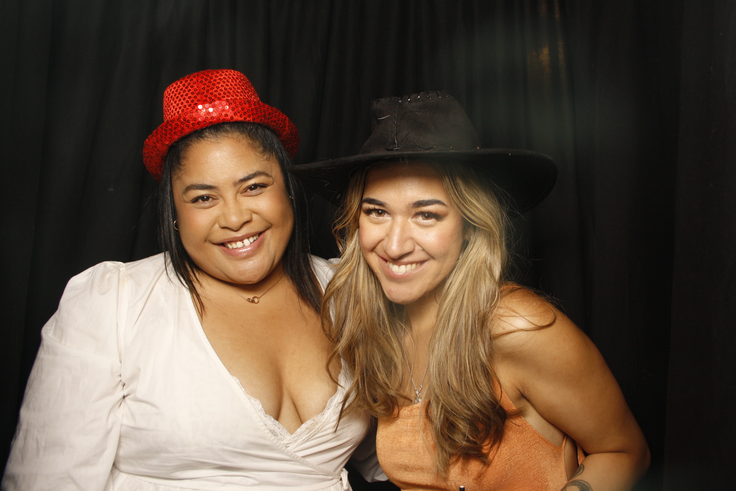 A Christmas (21st) Party 2022 | View more photos from the event at wgtngallery.classicphotobooths.co.nz/u/wgtncpbgallery/A-Christmas-21st-Party-2022