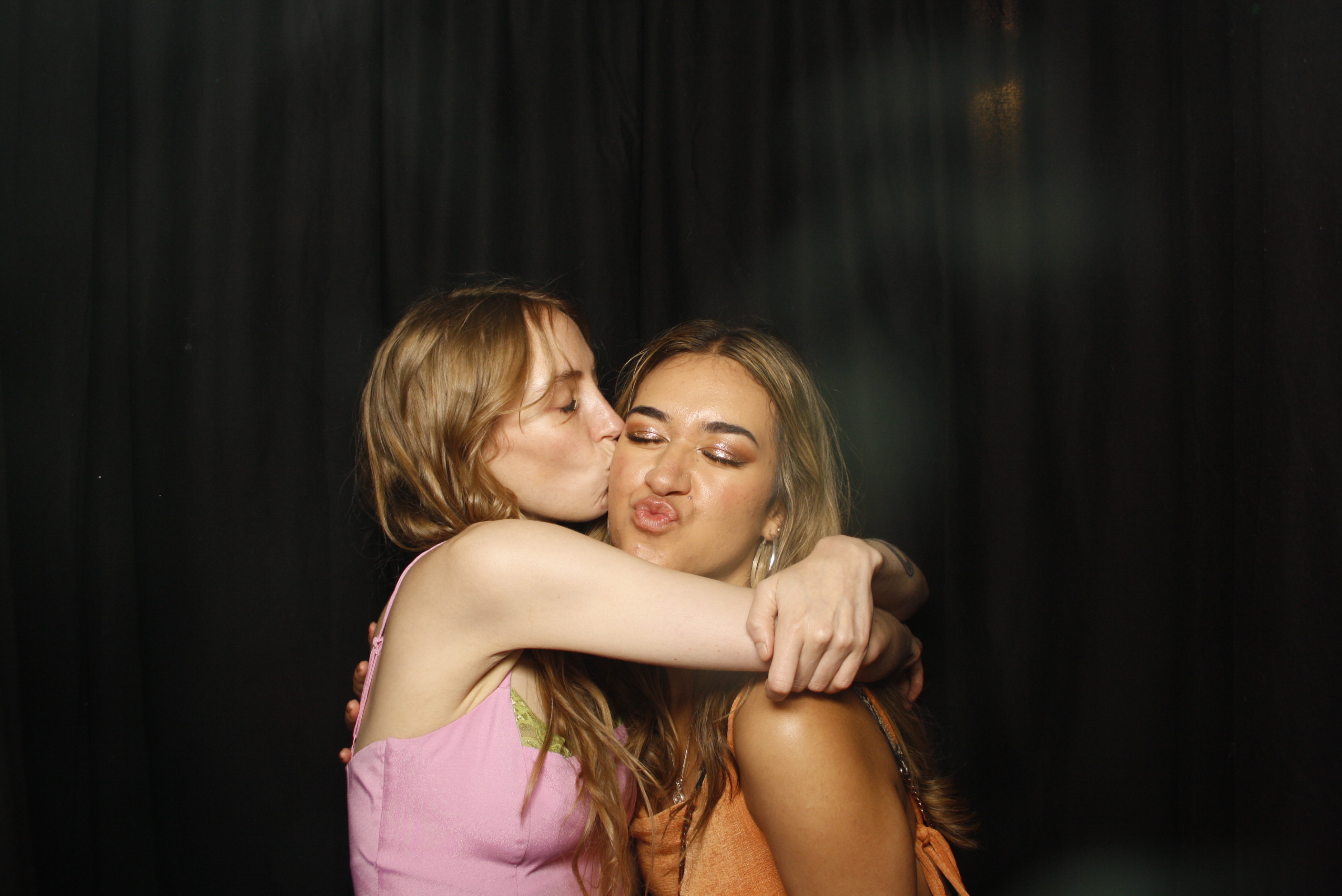 A Christmas (21st) Party 2022 | View more photos from the event at wgtngallery.classicphotobooths.co.nz/u/wgtncpbgallery/A-Christmas-21st-Party-2022