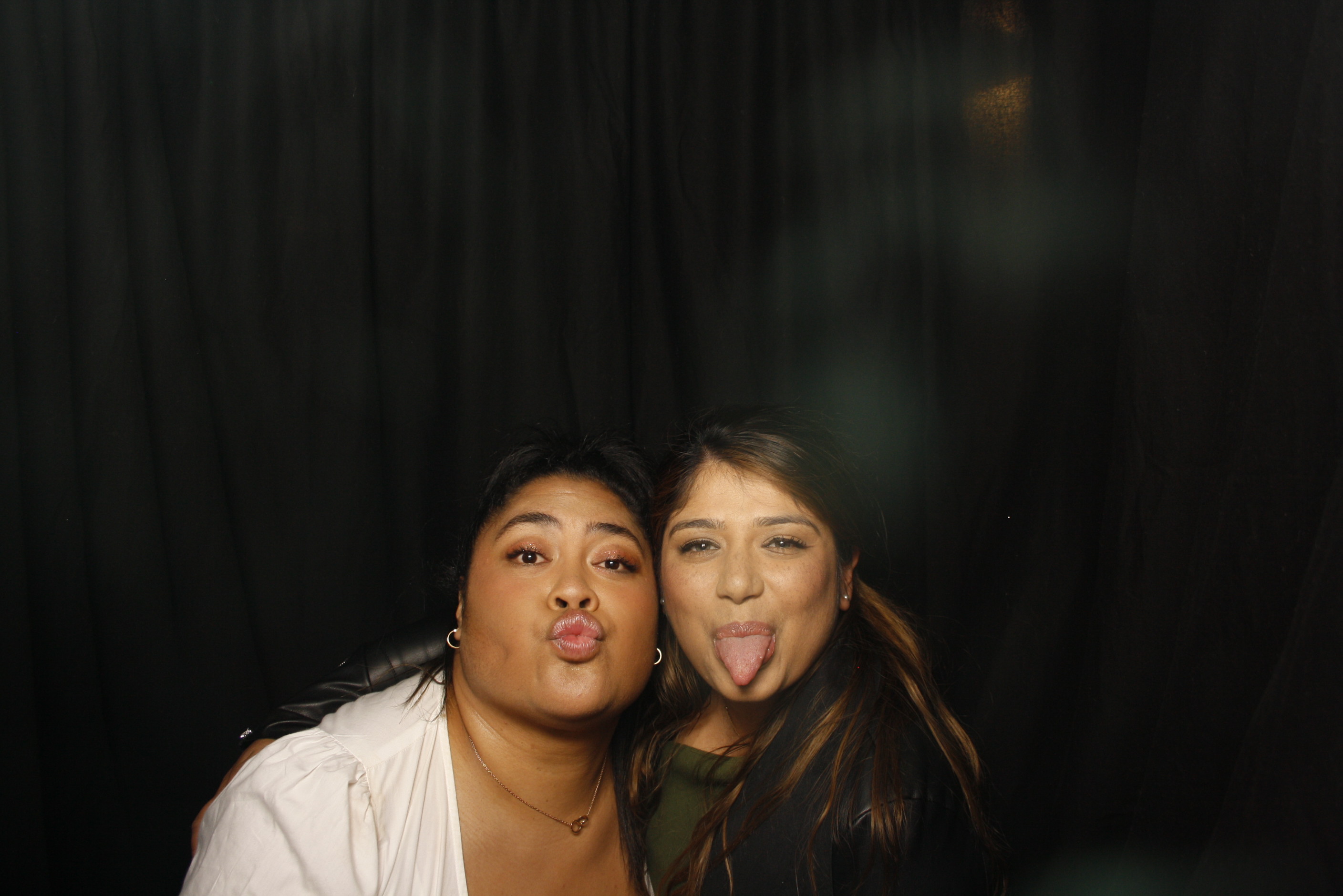 A Christmas (21st) Party 2022 | View more photos from the event at wgtngallery.classicphotobooths.co.nz/u/wgtncpbgallery/A-Christmas-21st-Party-2022