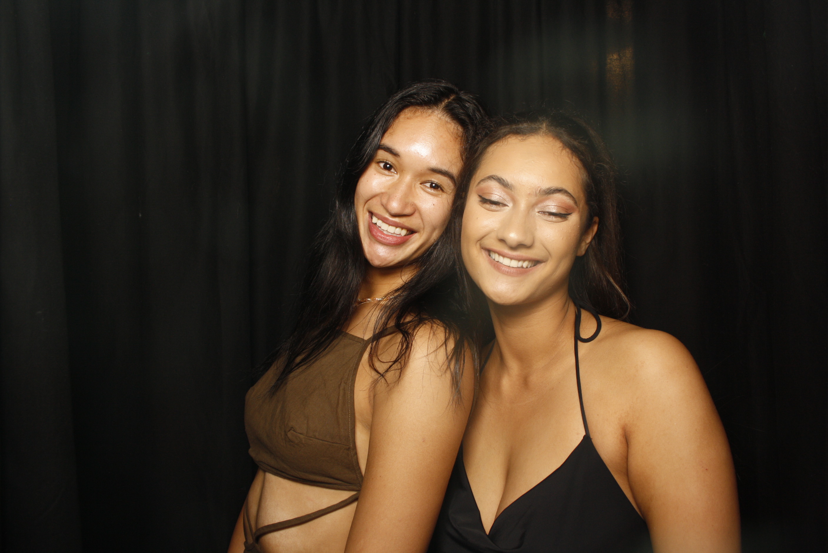 A Christmas (21st) Party 2022 | View more photos from the event at wgtngallery.classicphotobooths.co.nz/u/wgtncpbgallery/A-Christmas-21st-Party-2022