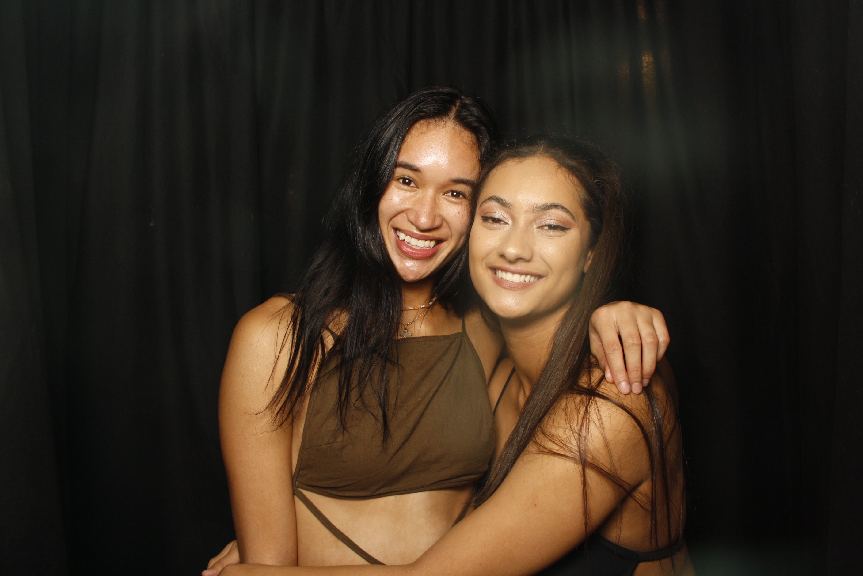 A Christmas (21st) Party 2022 | View more photos from the event at wgtngallery.classicphotobooths.co.nz/u/wgtncpbgallery/A-Christmas-21st-Party-2022