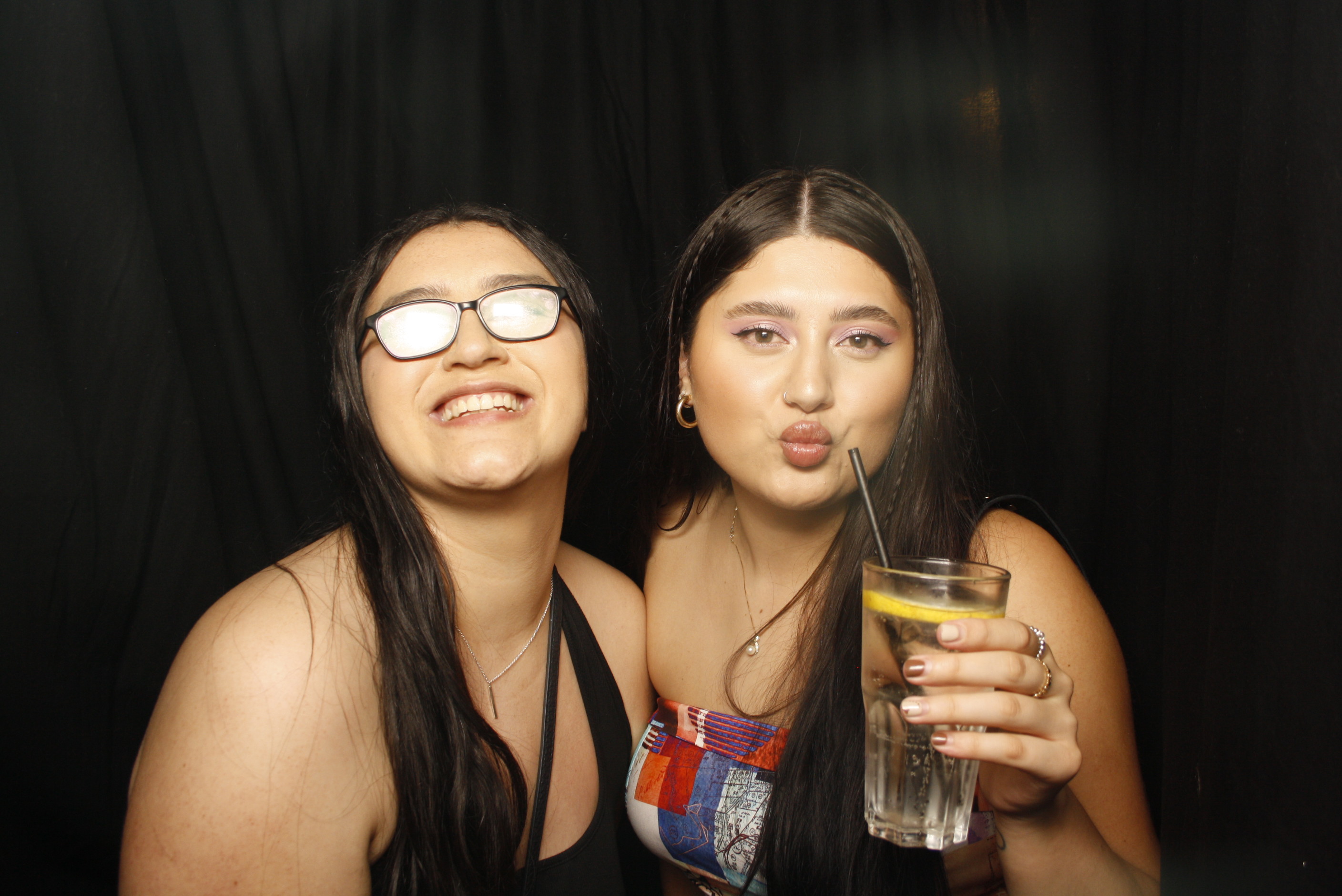 A Christmas (21st) Party 2022 | View more photos from the event at wgtngallery.classicphotobooths.co.nz/u/wgtncpbgallery/A-Christmas-21st-Party-2022