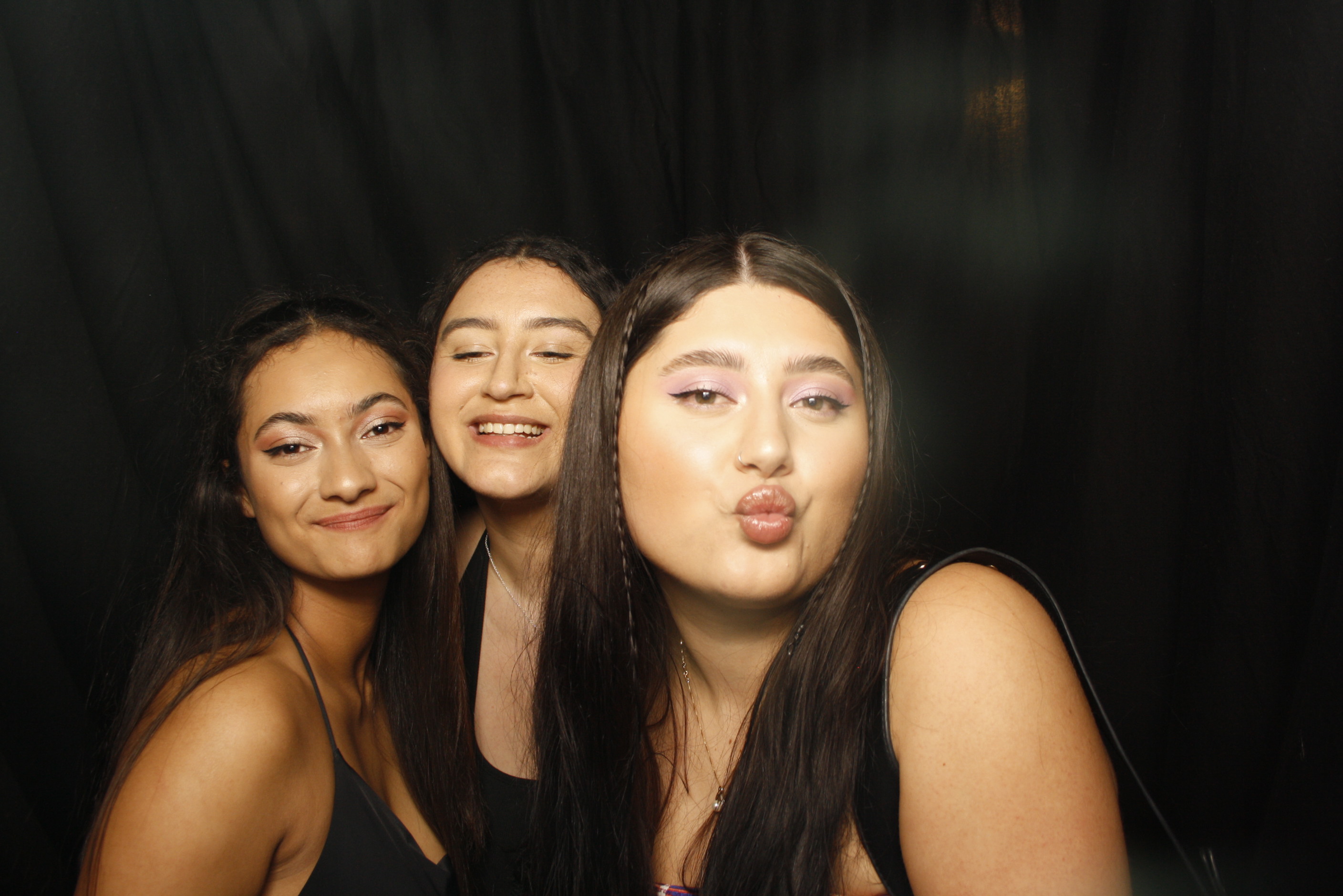 A Christmas (21st) Party 2022 | View more photos from the event at wgtngallery.classicphotobooths.co.nz/u/wgtncpbgallery/A-Christmas-21st-Party-2022