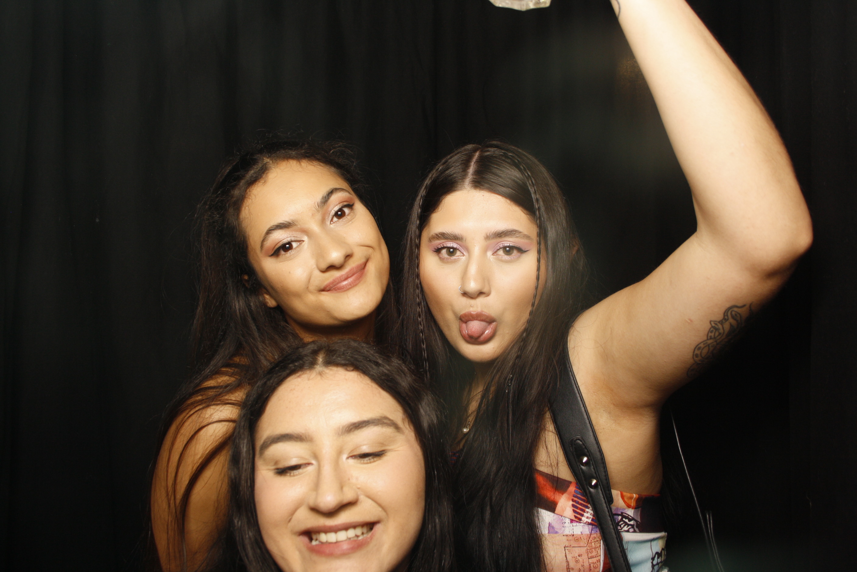 A Christmas (21st) Party 2022 | View more photos from the event at wgtngallery.classicphotobooths.co.nz/u/wgtncpbgallery/A-Christmas-21st-Party-2022