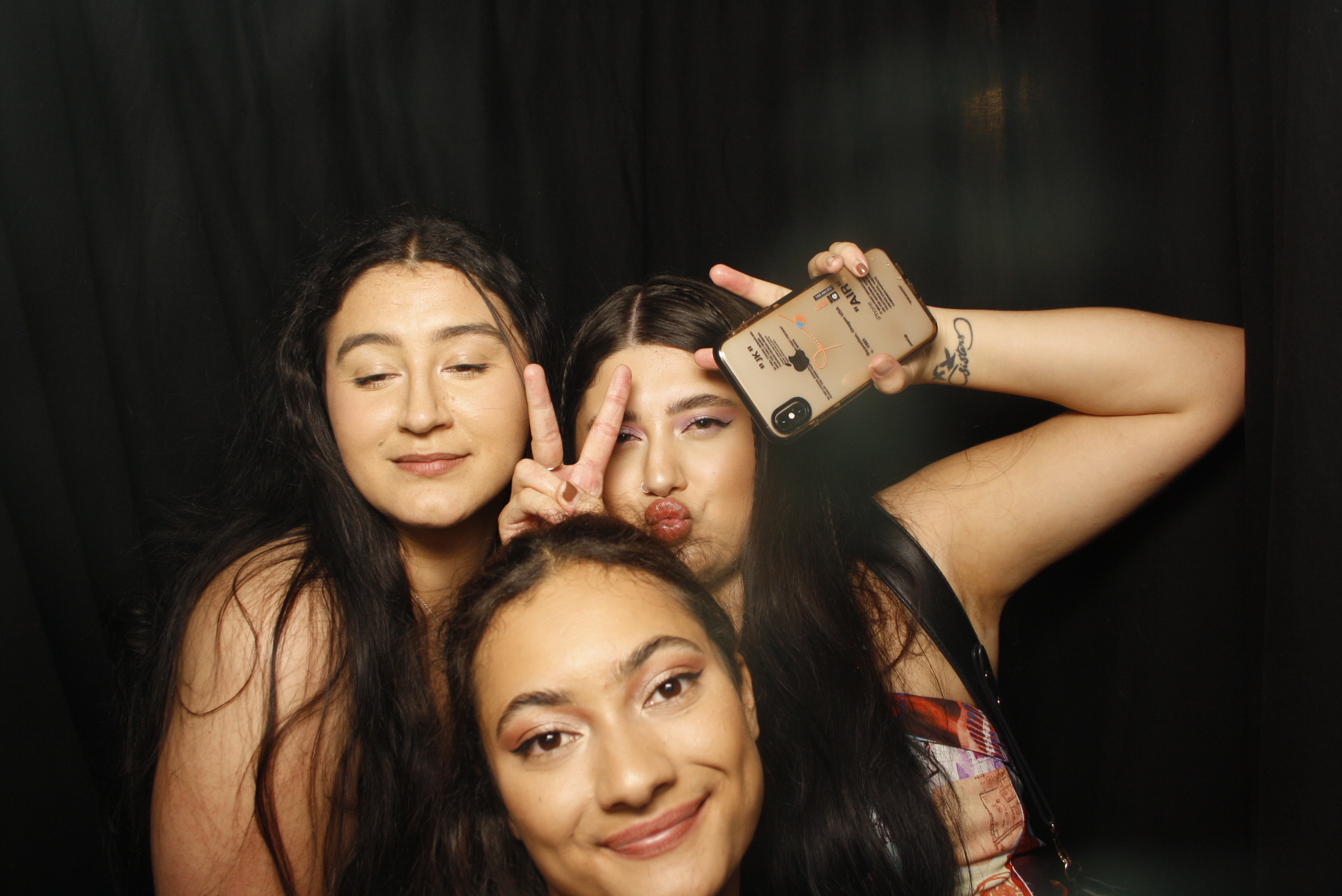 A Christmas (21st) Party 2022 | View more photos from the event at wgtngallery.classicphotobooths.co.nz/u/wgtncpbgallery/A-Christmas-21st-Party-2022