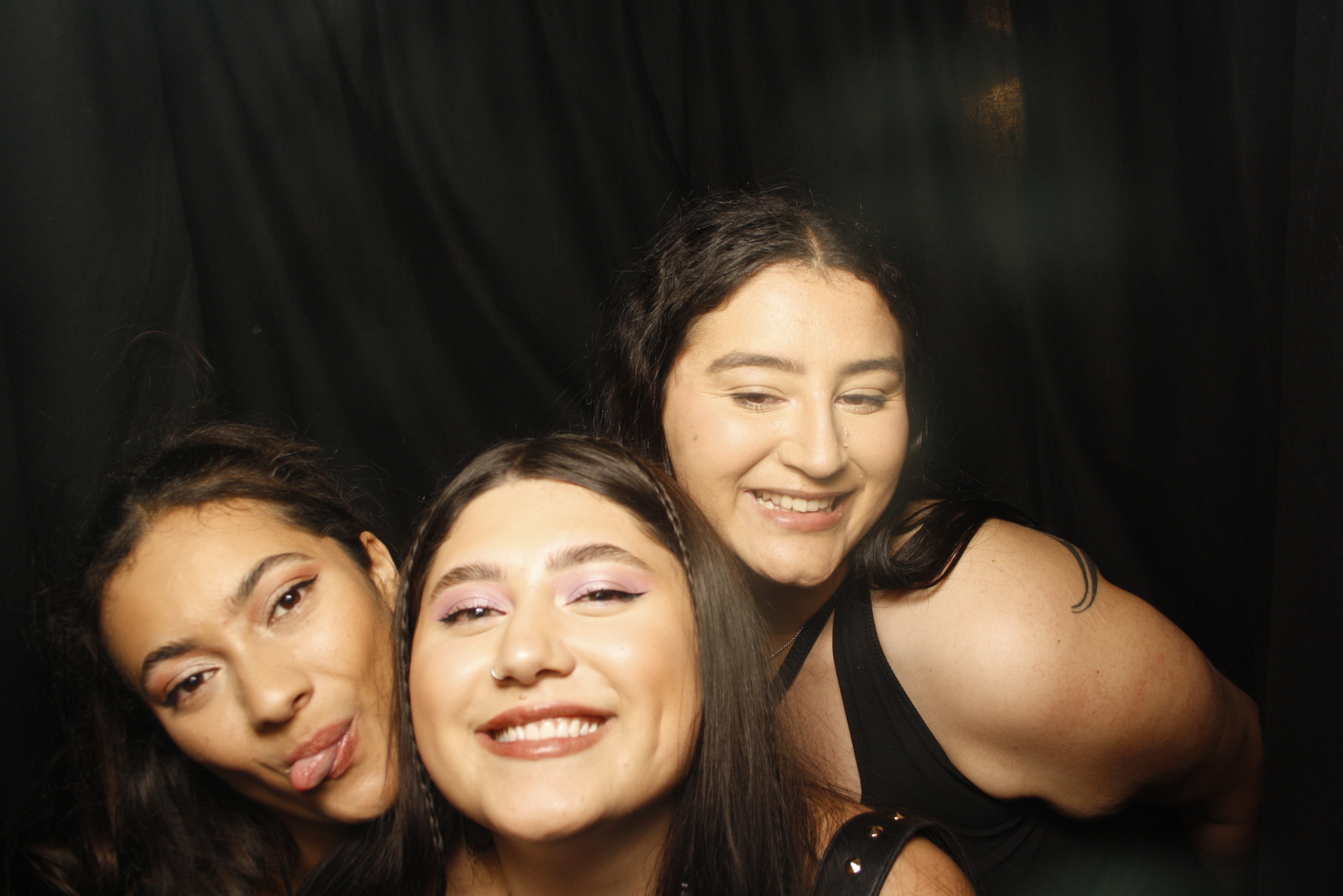 A Christmas (21st) Party 2022 | View more photos from the event at wgtngallery.classicphotobooths.co.nz/u/wgtncpbgallery/A-Christmas-21st-Party-2022