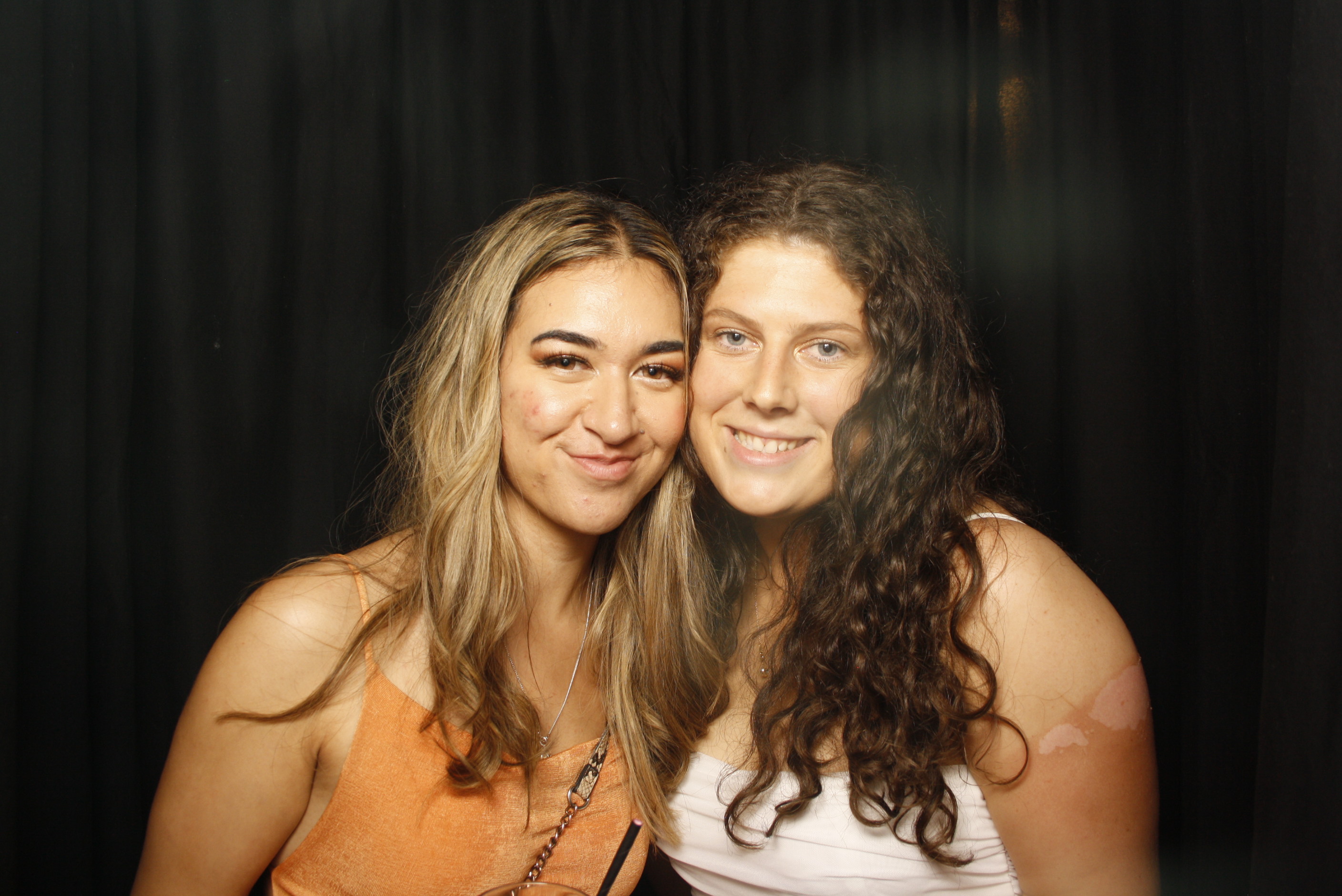 A Christmas (21st) Party 2022 | View more photos from the event at wgtngallery.classicphotobooths.co.nz/u/wgtncpbgallery/A-Christmas-21st-Party-2022