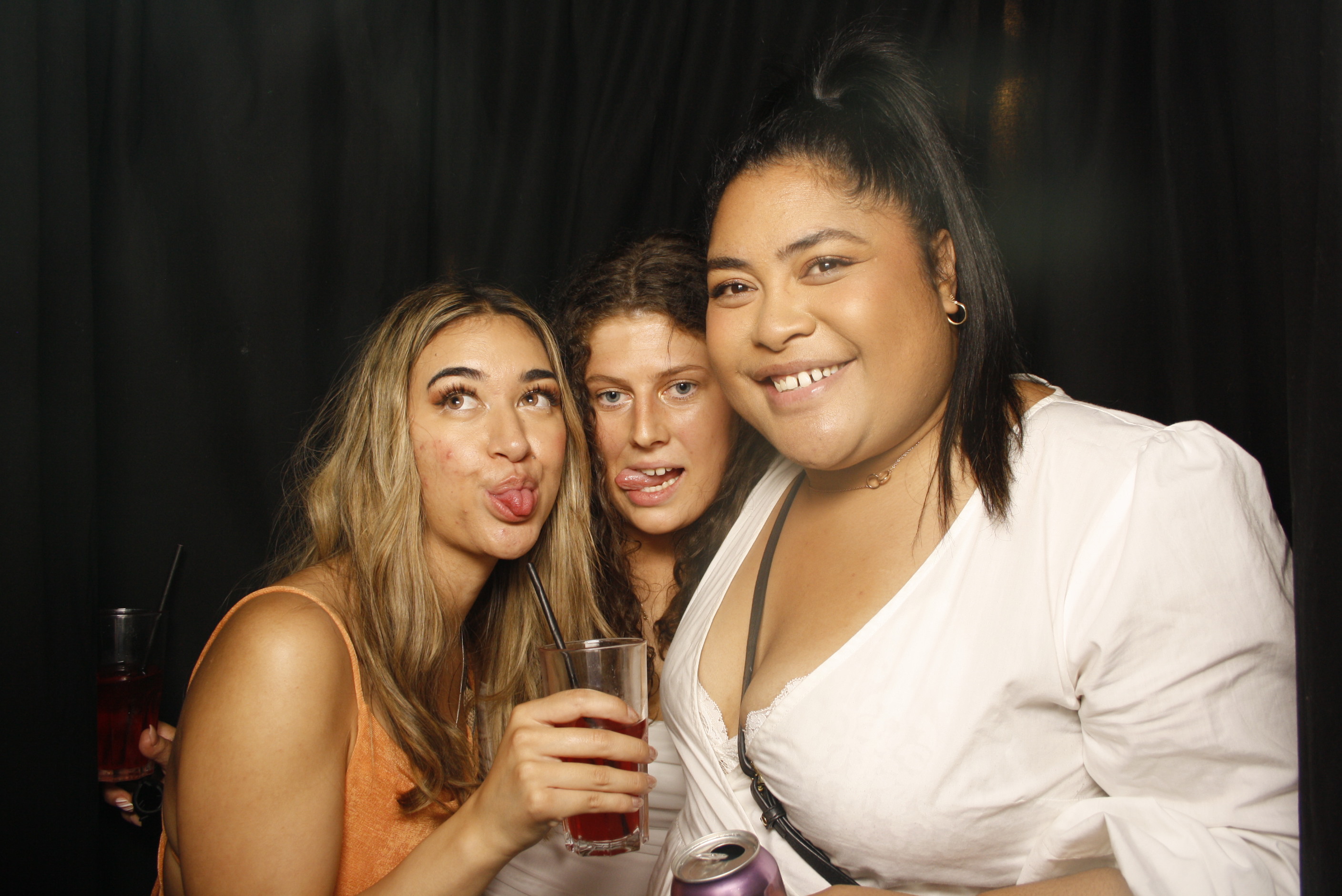 A Christmas (21st) Party 2022 | View more photos from the event at wgtngallery.classicphotobooths.co.nz/u/wgtncpbgallery/A-Christmas-21st-Party-2022