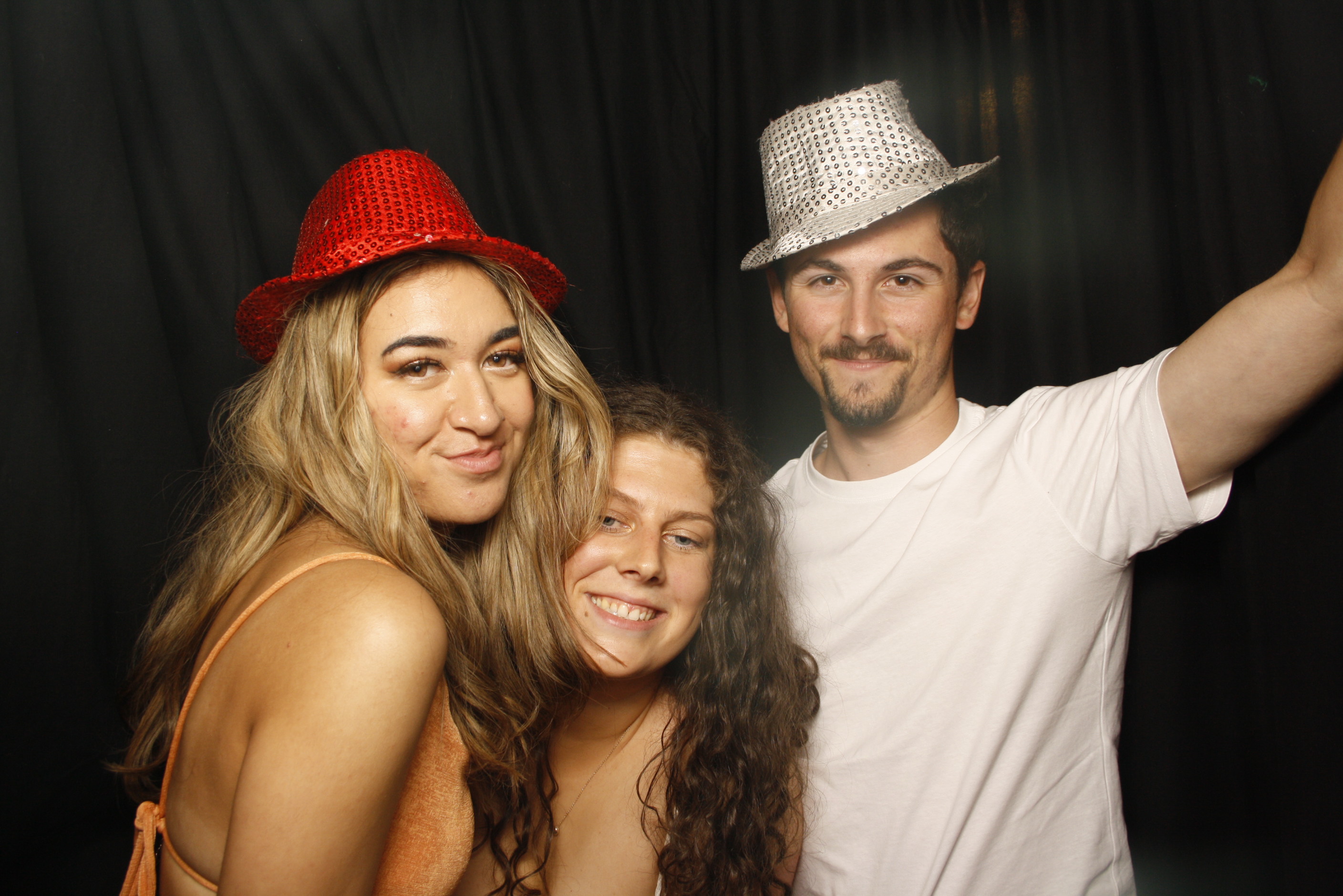 A Christmas (21st) Party 2022 | View more photos from the event at wgtngallery.classicphotobooths.co.nz/u/wgtncpbgallery/A-Christmas-21st-Party-2022