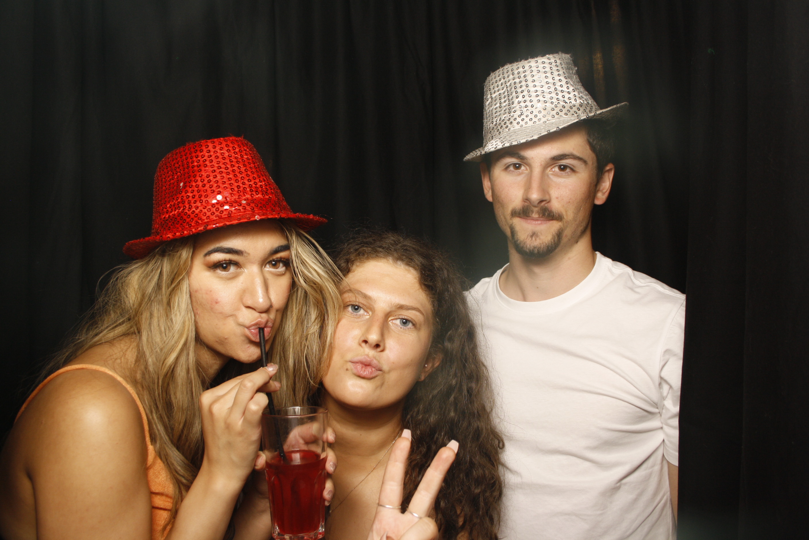 A Christmas (21st) Party 2022 | View more photos from the event at wgtngallery.classicphotobooths.co.nz/u/wgtncpbgallery/A-Christmas-21st-Party-2022