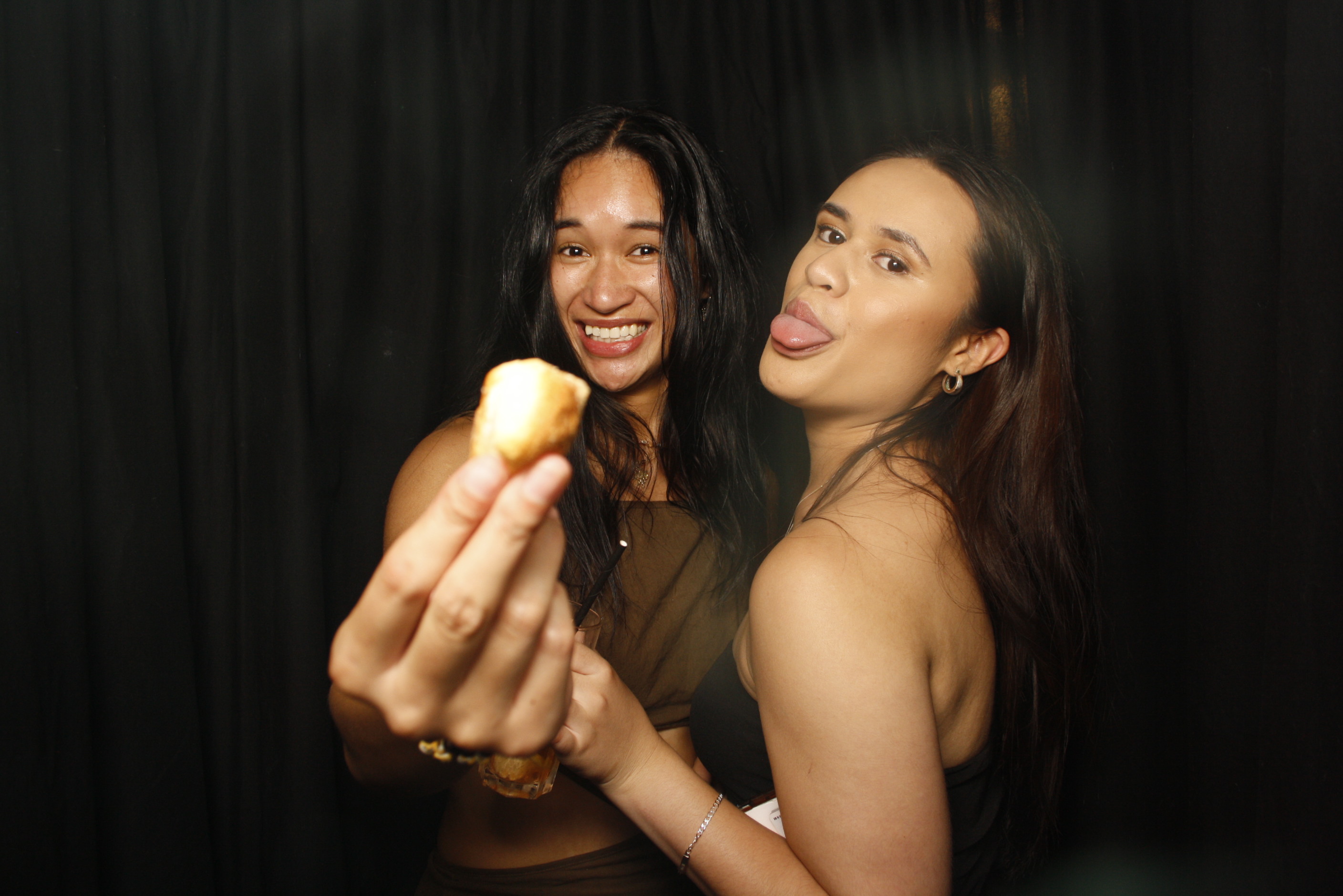 A Christmas (21st) Party 2022 | View more photos from the event at wgtngallery.classicphotobooths.co.nz/u/wgtncpbgallery/A-Christmas-21st-Party-2022