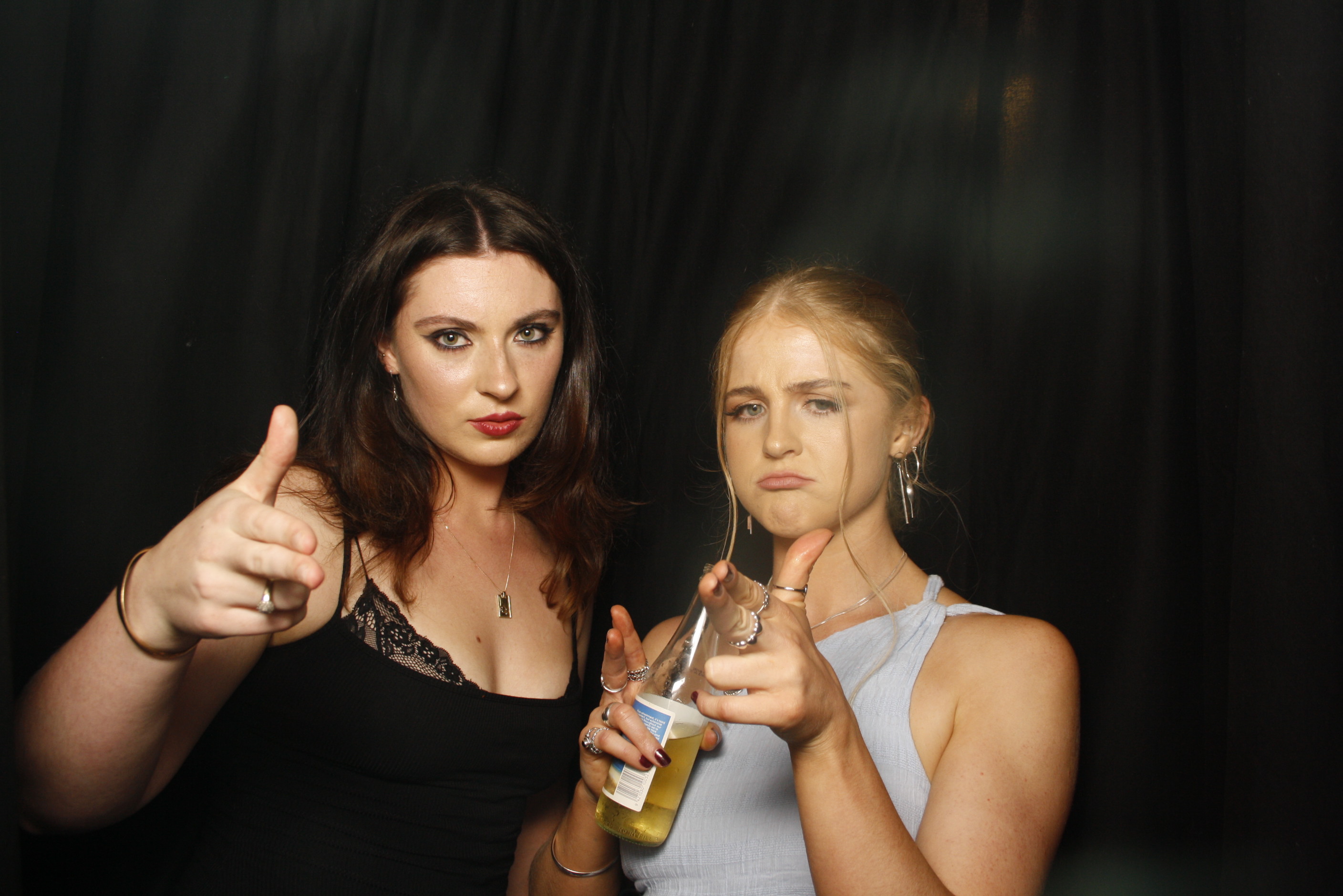 A Christmas (21st) Party 2022 | View more photos from the event at wgtngallery.classicphotobooths.co.nz/u/wgtncpbgallery/A-Christmas-21st-Party-2022