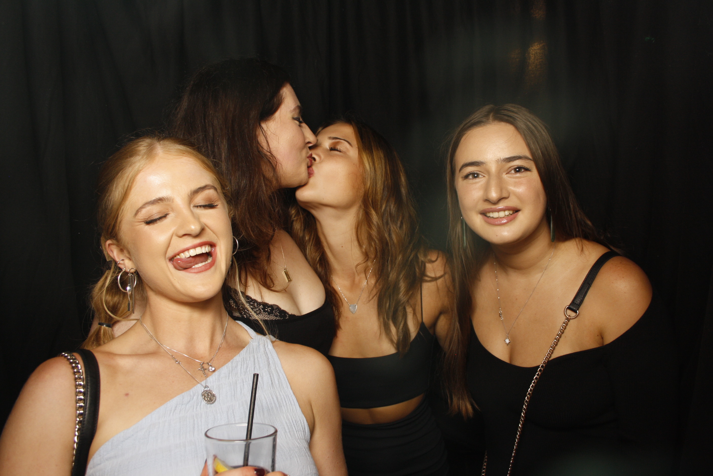 A Christmas (21st) Party 2022 | View more photos from the event at wgtngallery.classicphotobooths.co.nz/u/wgtncpbgallery/A-Christmas-21st-Party-2022