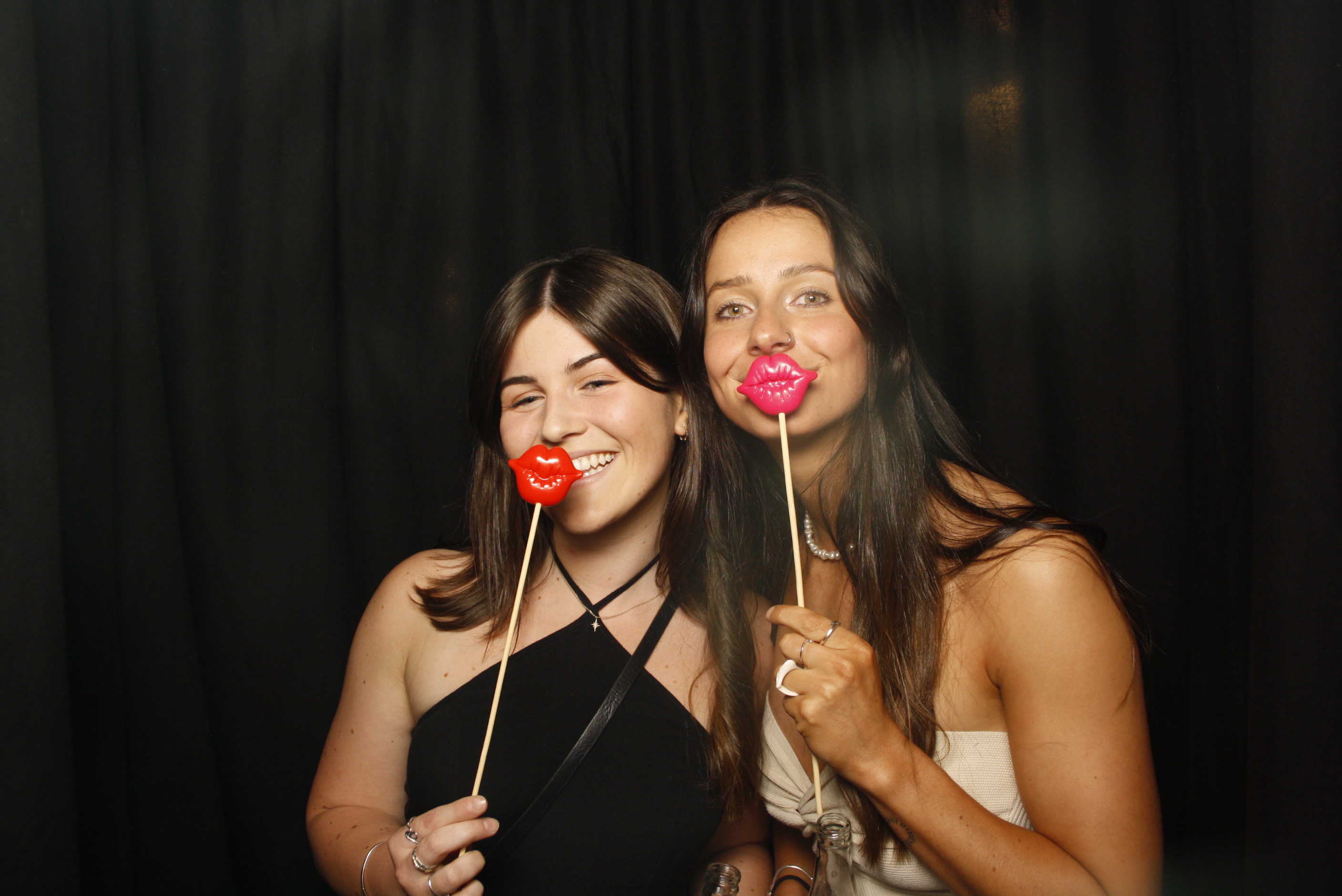 A Christmas (21st) Party 2022 | View more photos from the event at wgtngallery.classicphotobooths.co.nz/u/wgtncpbgallery/A-Christmas-21st-Party-2022