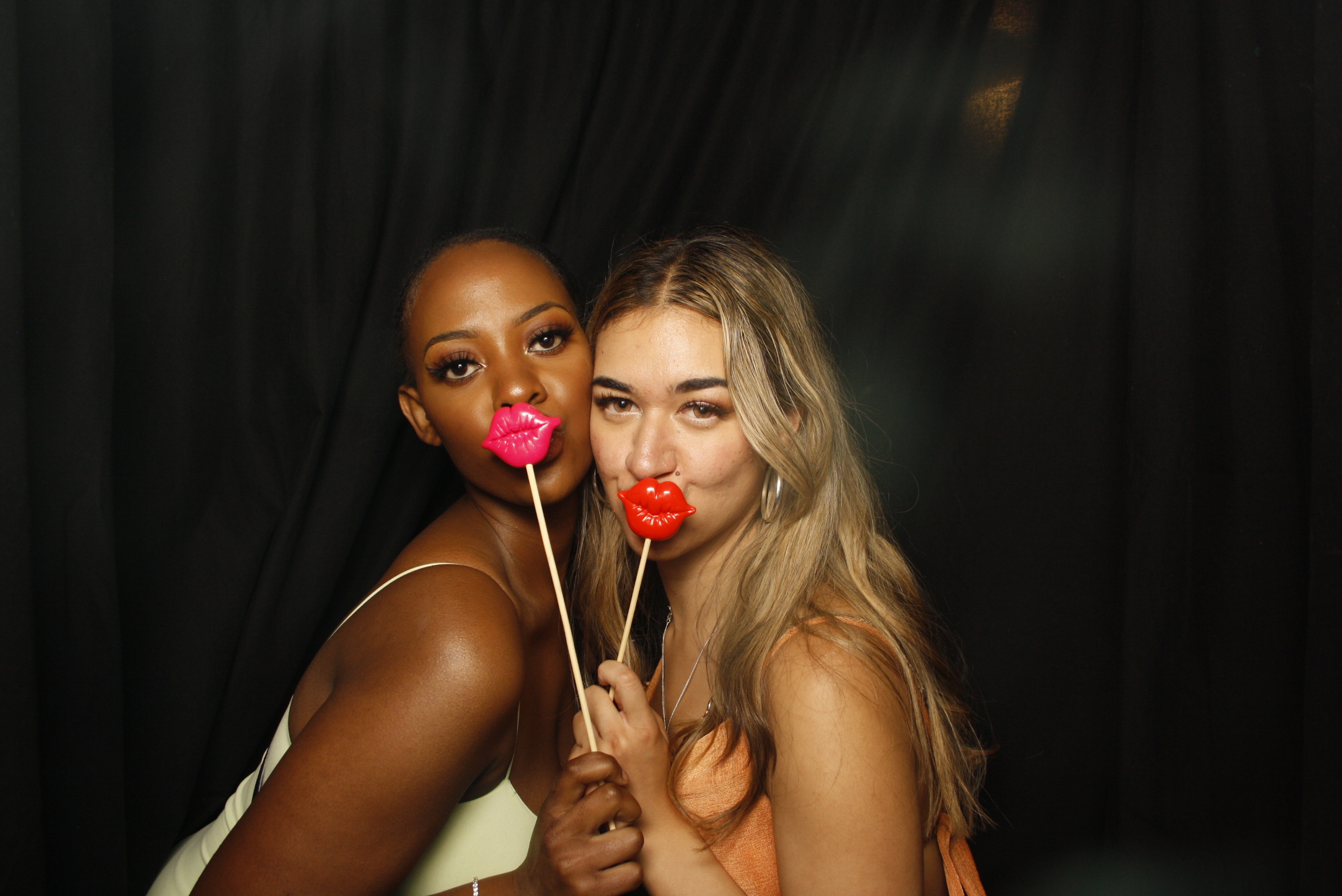 A Christmas (21st) Party 2022 | View more photos from the event at wgtngallery.classicphotobooths.co.nz/u/wgtncpbgallery/A-Christmas-21st-Party-2022