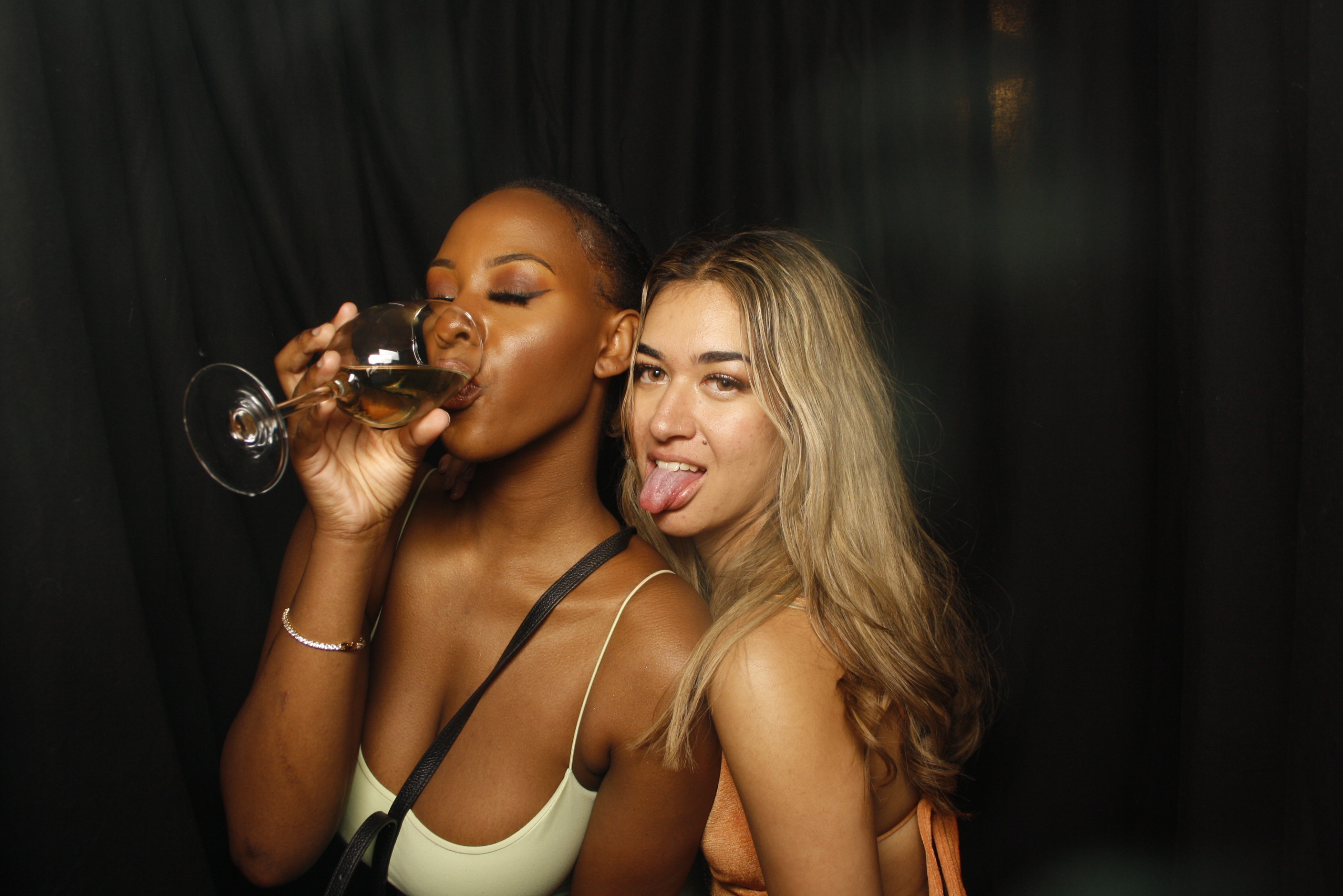 A Christmas (21st) Party 2022 | View more photos from the event at wgtngallery.classicphotobooths.co.nz/u/wgtncpbgallery/A-Christmas-21st-Party-2022