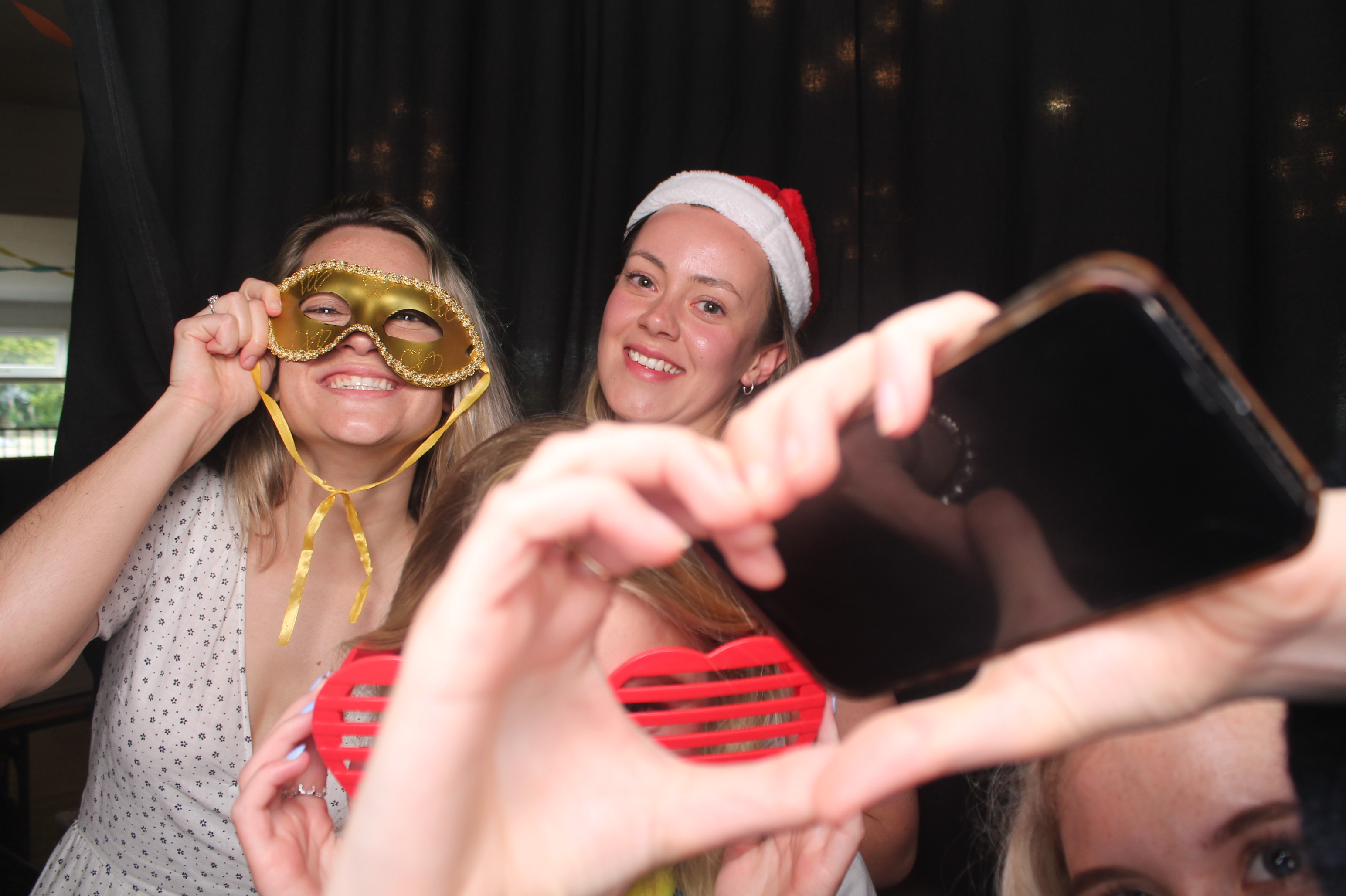 A Christmas Celebration - Duncan Cotterill | View more photos from the event at wgtngallery.classicphotobooths.co.nz/u/wgtncpbgallery/A-Christmas-Celebration-Duncan-Cotterill