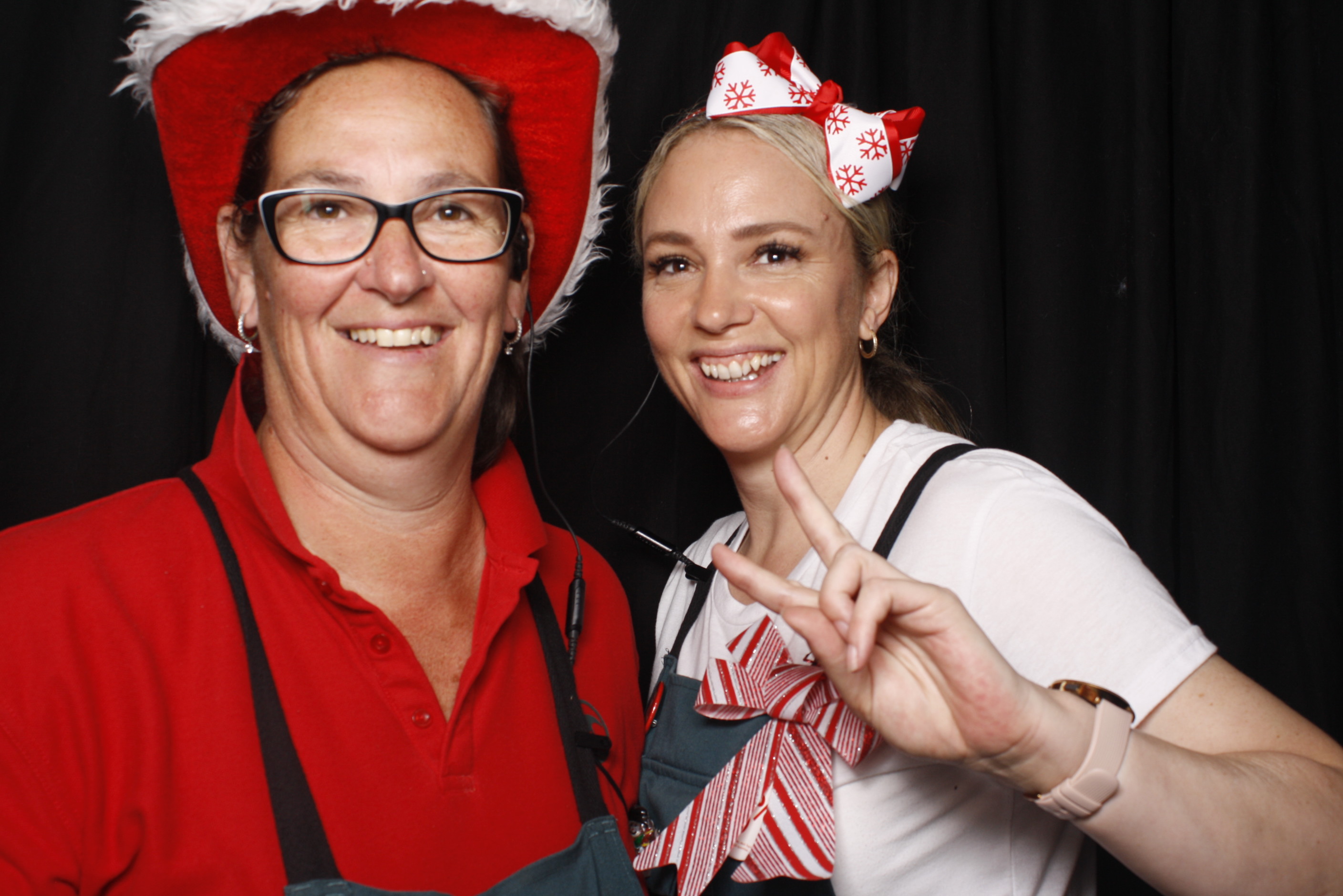 Bunnings - Palmerston North: 17 Dec 2022 | View more photos from the event at wgtngallery.classicphotobooths.co.nz/u/wgtncpbgallery/Bunnings-Palmerston-North-17-Dec-2022