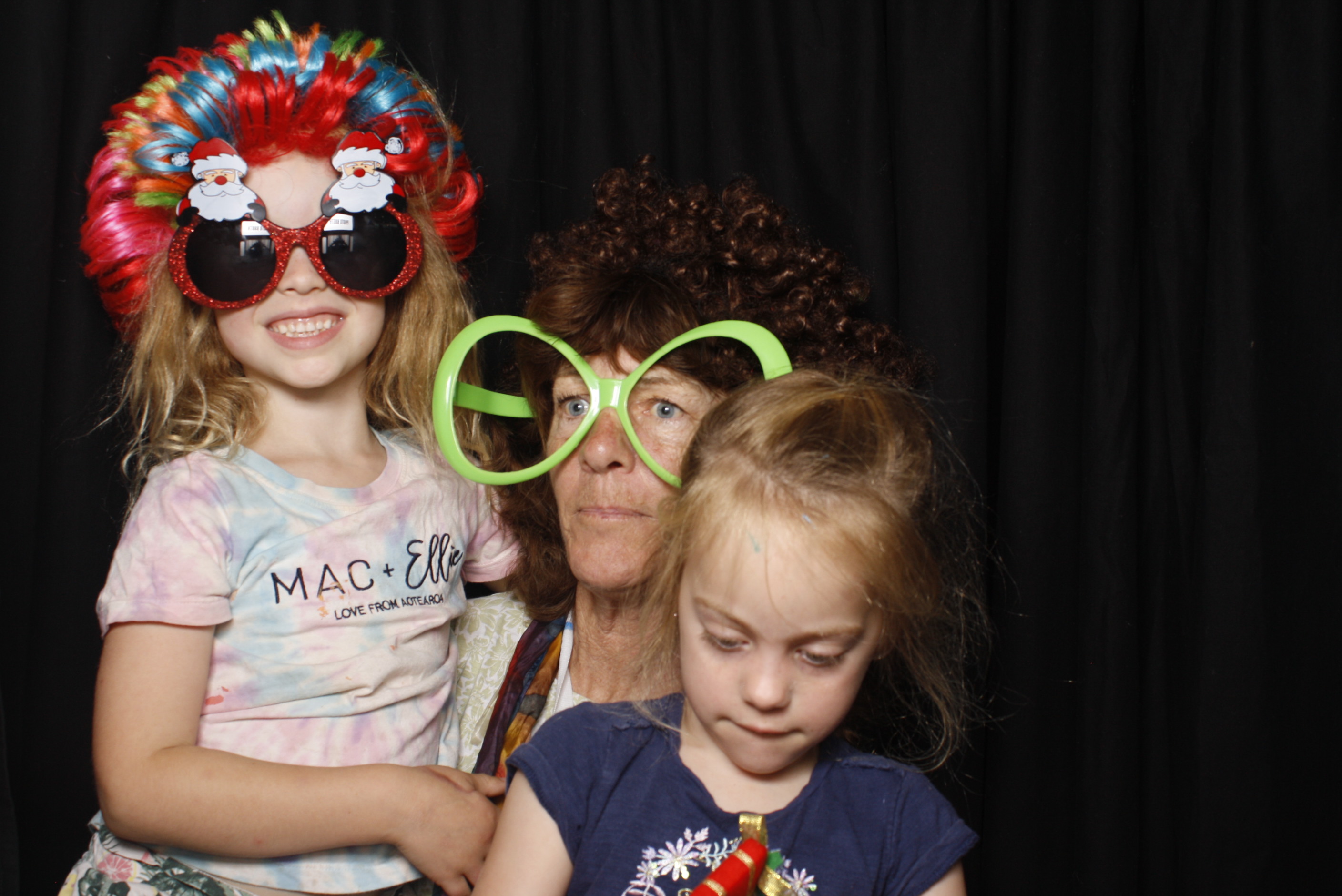 Bunnings - Palmerston North: 17 Dec 2022 | View more photos from the event at wgtngallery.classicphotobooths.co.nz/u/wgtncpbgallery/Bunnings-Palmerston-North-17-Dec-2022