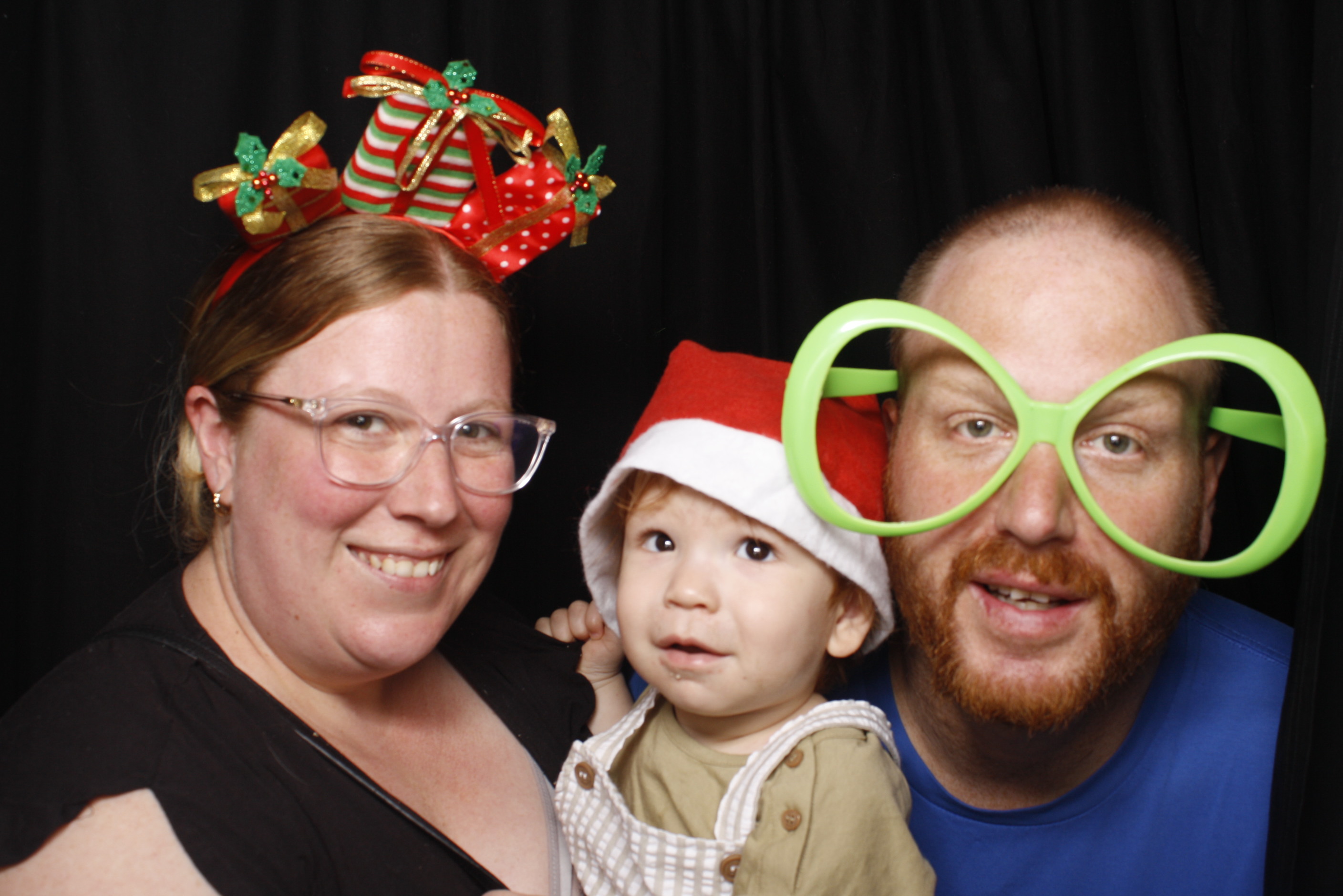 Bunnings - Palmerston North: 17 Dec 2022 | View more photos from the event at wgtngallery.classicphotobooths.co.nz/u/wgtncpbgallery/Bunnings-Palmerston-North-17-Dec-2022