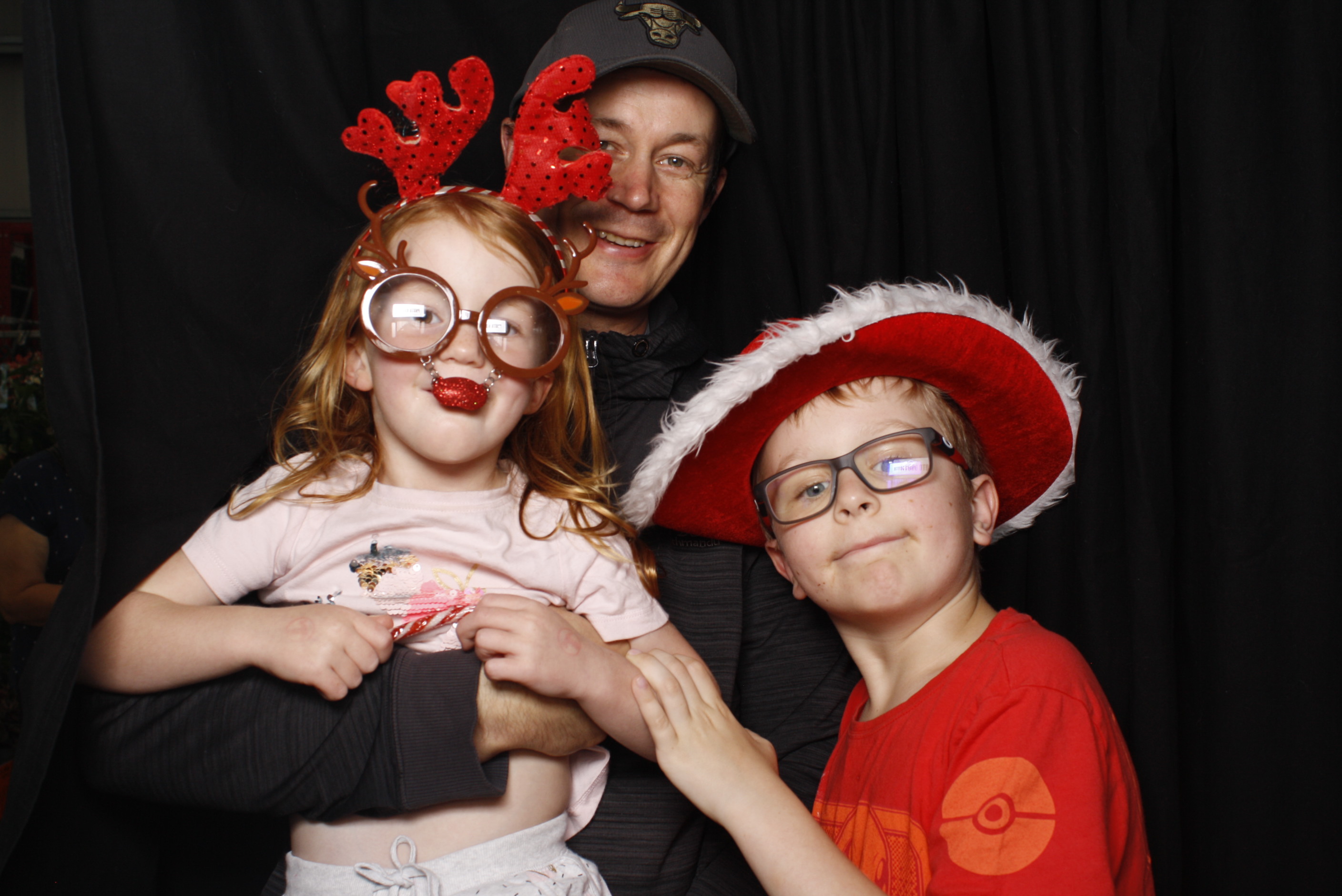 Bunnings - Palmerston North: 17 Dec 2022 | View more photos from the event at wgtngallery.classicphotobooths.co.nz/u/wgtncpbgallery/Bunnings-Palmerston-North-17-Dec-2022