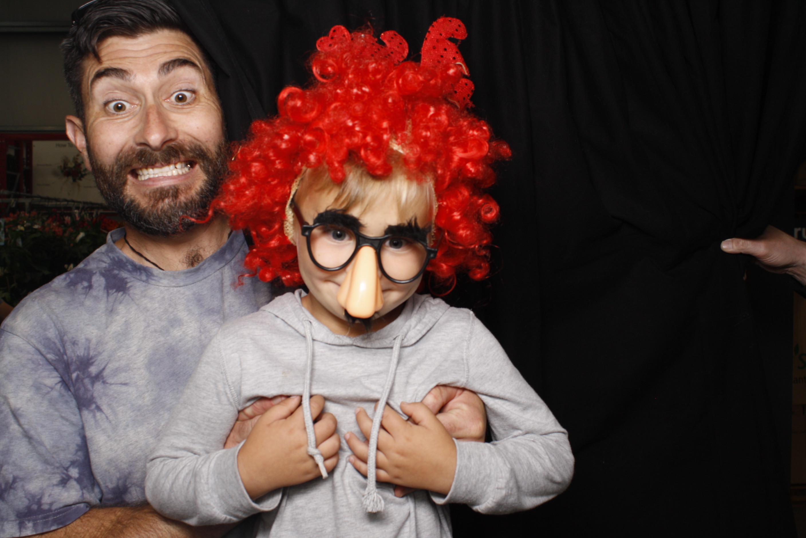 Bunnings - Palmerston North: 17 Dec 2022 | View more photos from the event at wgtngallery.classicphotobooths.co.nz/u/wgtncpbgallery/Bunnings-Palmerston-North-17-Dec-2022