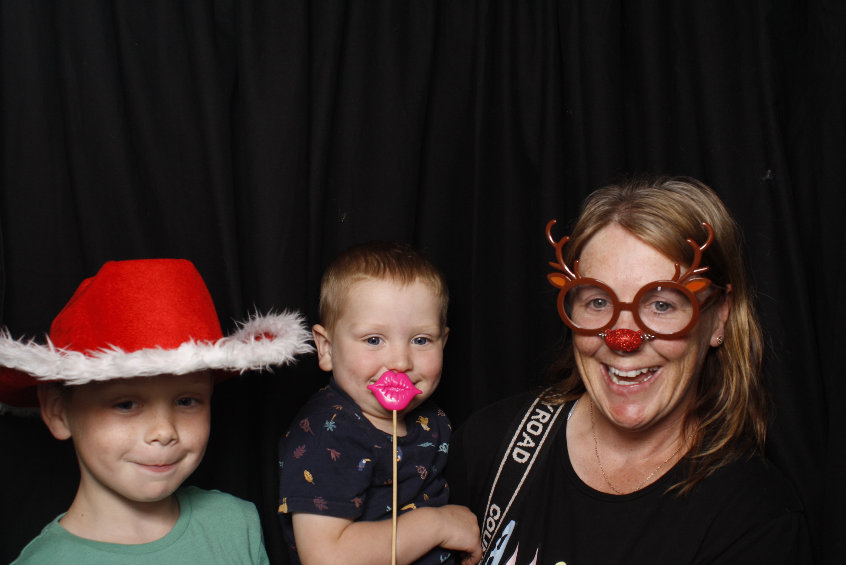 Bunnings - Palmerston North: 17 Dec 2022 | View more photos from the event at wgtngallery.classicphotobooths.co.nz/u/wgtncpbgallery/Bunnings-Palmerston-North-17-Dec-2022