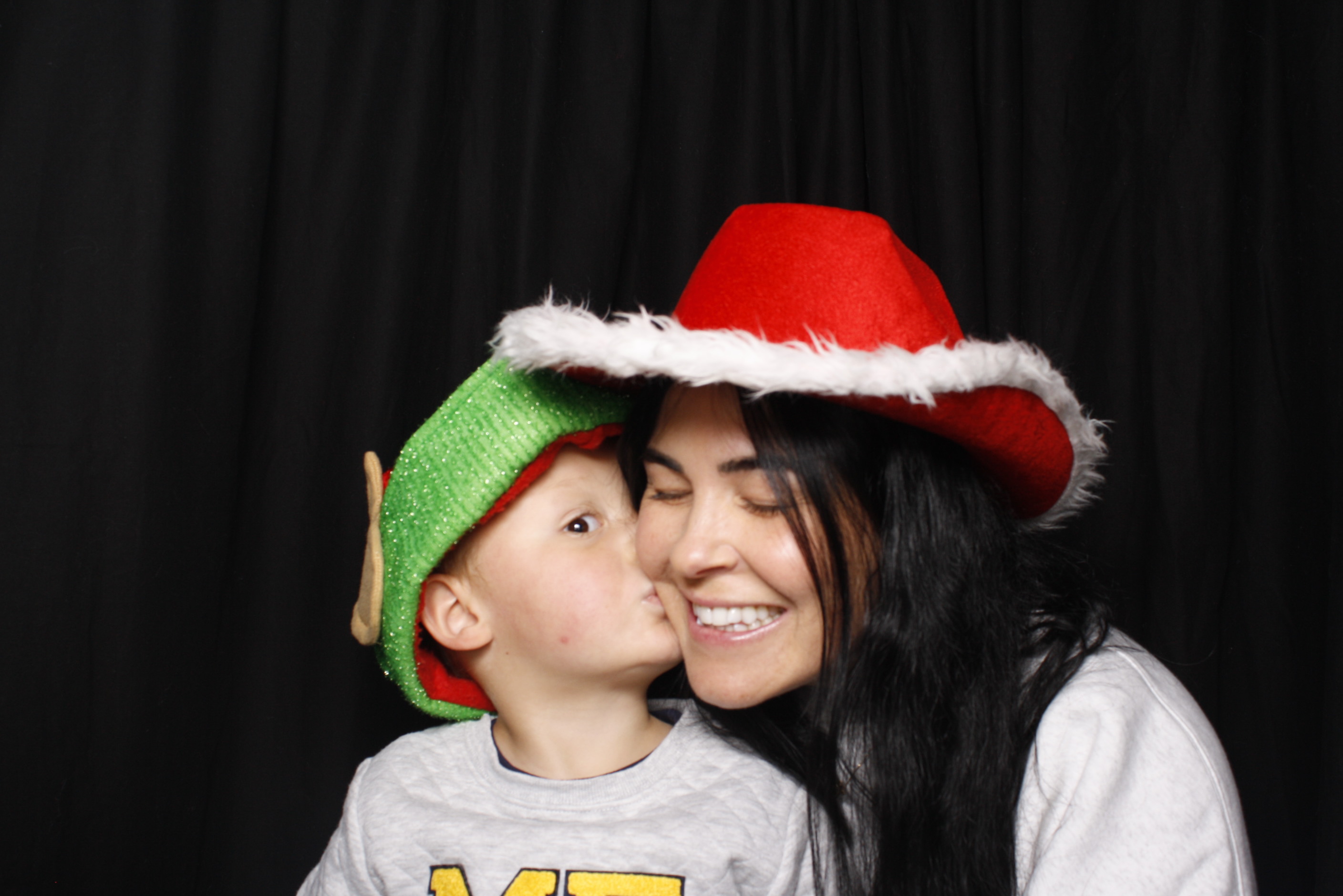 Bunnings - Palmerston North: 17 Dec 2022 | View more photos from the event at wgtngallery.classicphotobooths.co.nz/u/wgtncpbgallery/Bunnings-Palmerston-North-17-Dec-2022