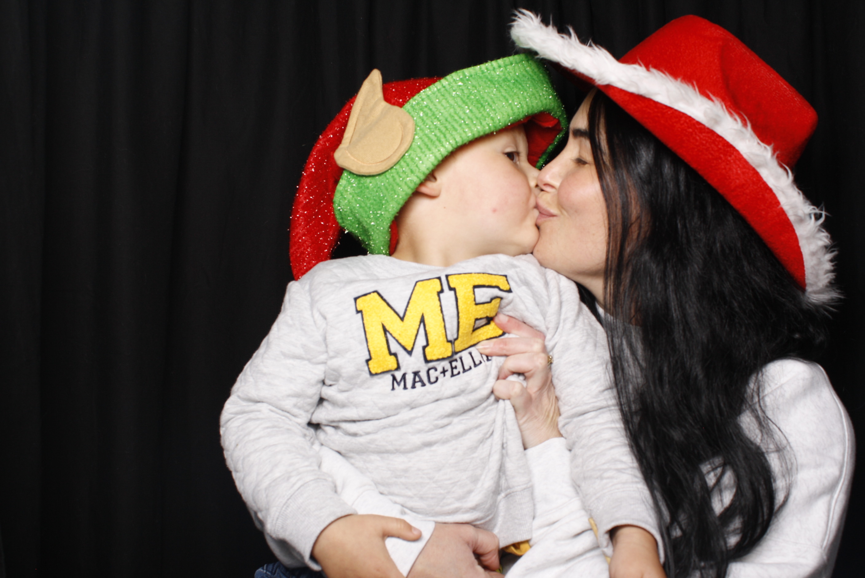 Bunnings - Palmerston North: 17 Dec 2022 | View more photos from the event at wgtngallery.classicphotobooths.co.nz/u/wgtncpbgallery/Bunnings-Palmerston-North-17-Dec-2022