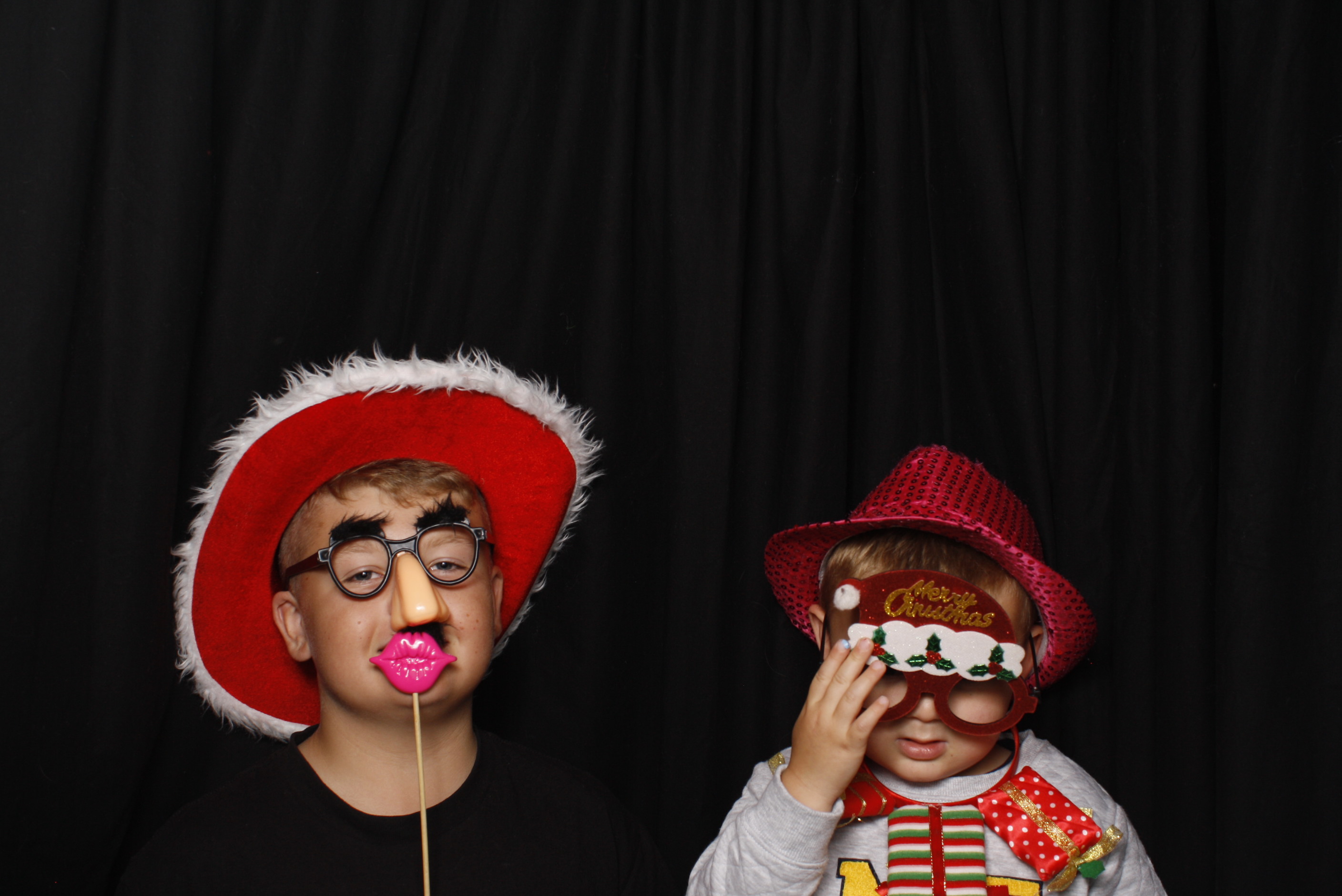 Bunnings - Palmerston North: 17 Dec 2022 | View more photos from the event at wgtngallery.classicphotobooths.co.nz/u/wgtncpbgallery/Bunnings-Palmerston-North-17-Dec-2022